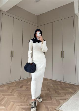 142526H&R ButikPonpon Detaylı Triko Elbise Beyaz