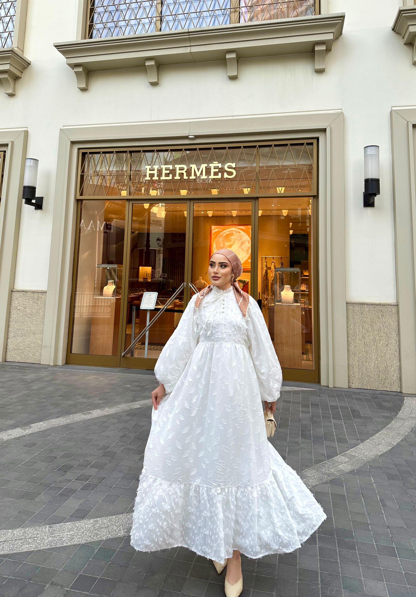 H&R Butik | Püsküllü Beyaz Elbise