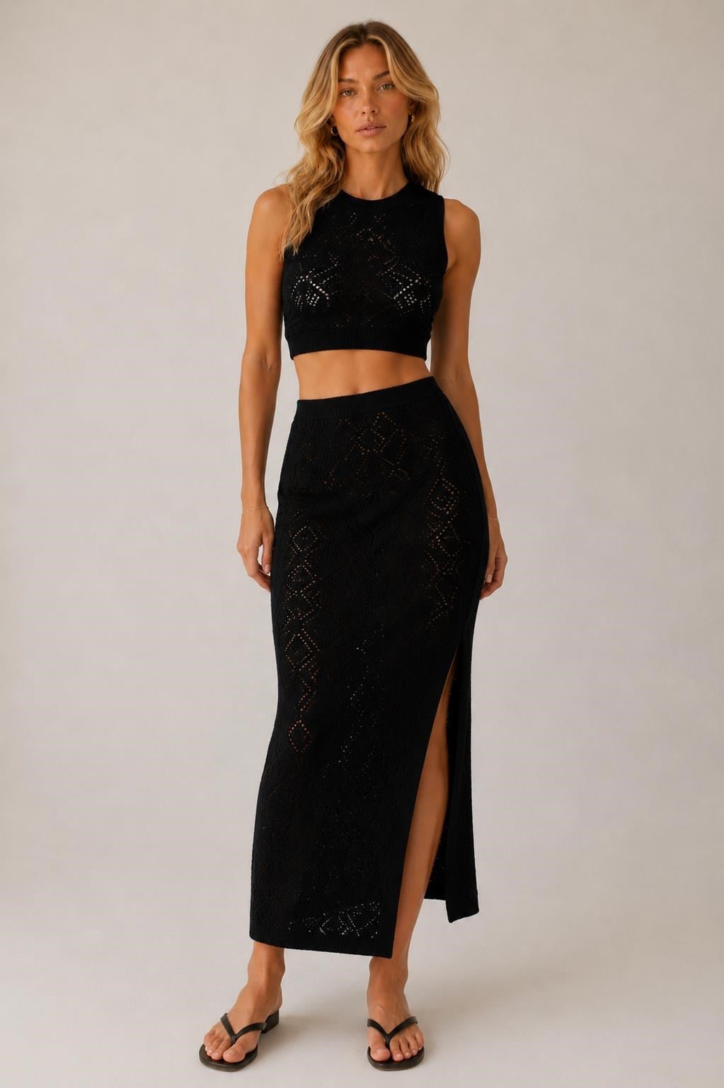 Ajurlu Triko Crop Bluz & Yırtmaçlı Midi Etek Takım