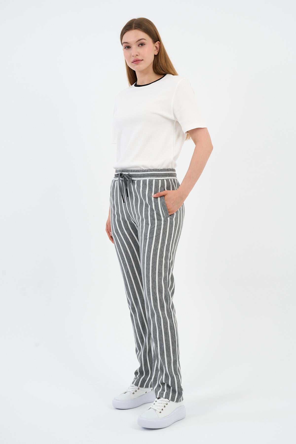ALEXANDERGARDI ÇİZGİLİ BELİ BAĞCIKLI EŞOFMAN (E24-00253-WN)