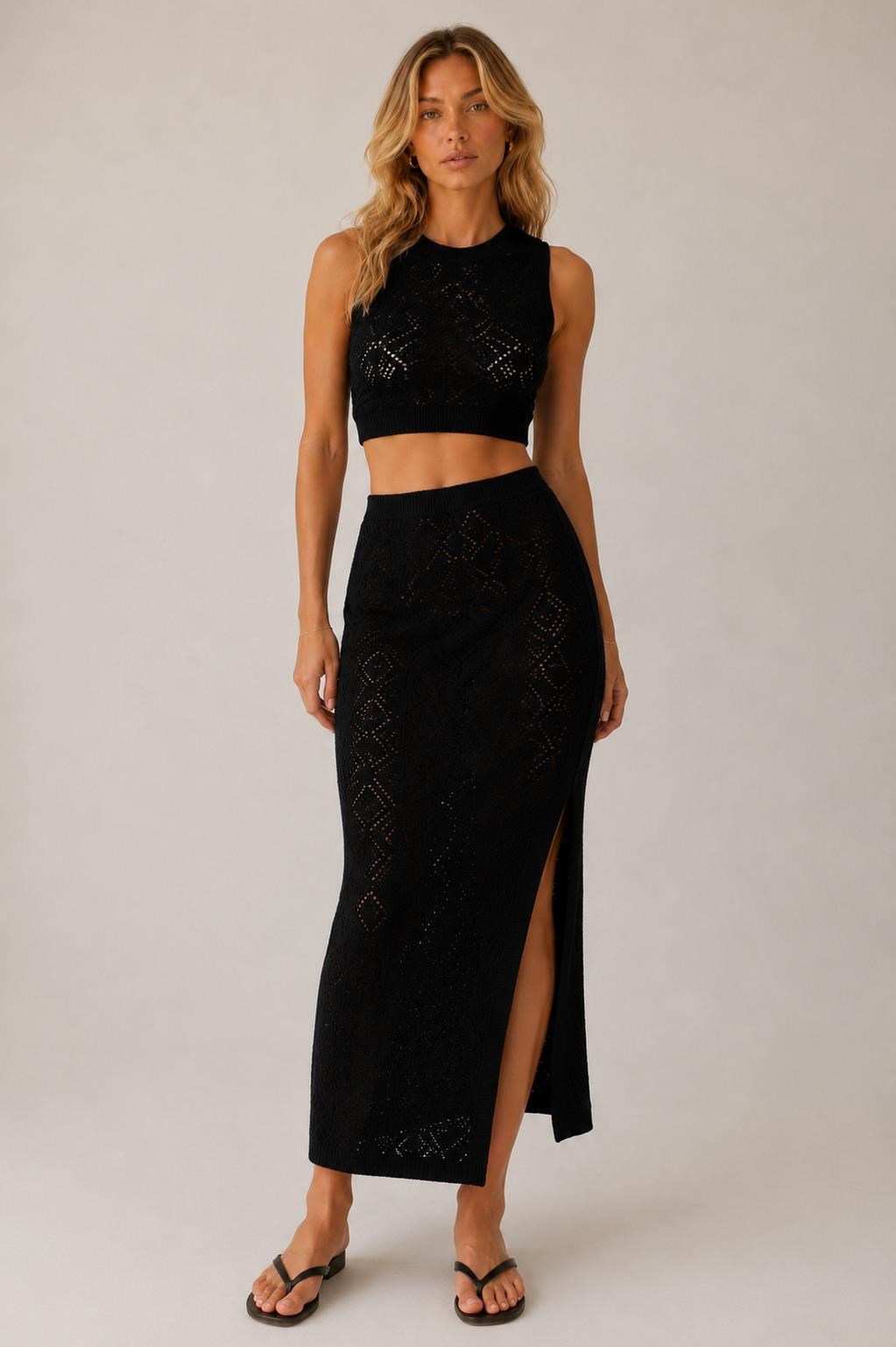 Ajurlu Triko Crop Bluz & Yırtmaçlı Midi Etek Takım