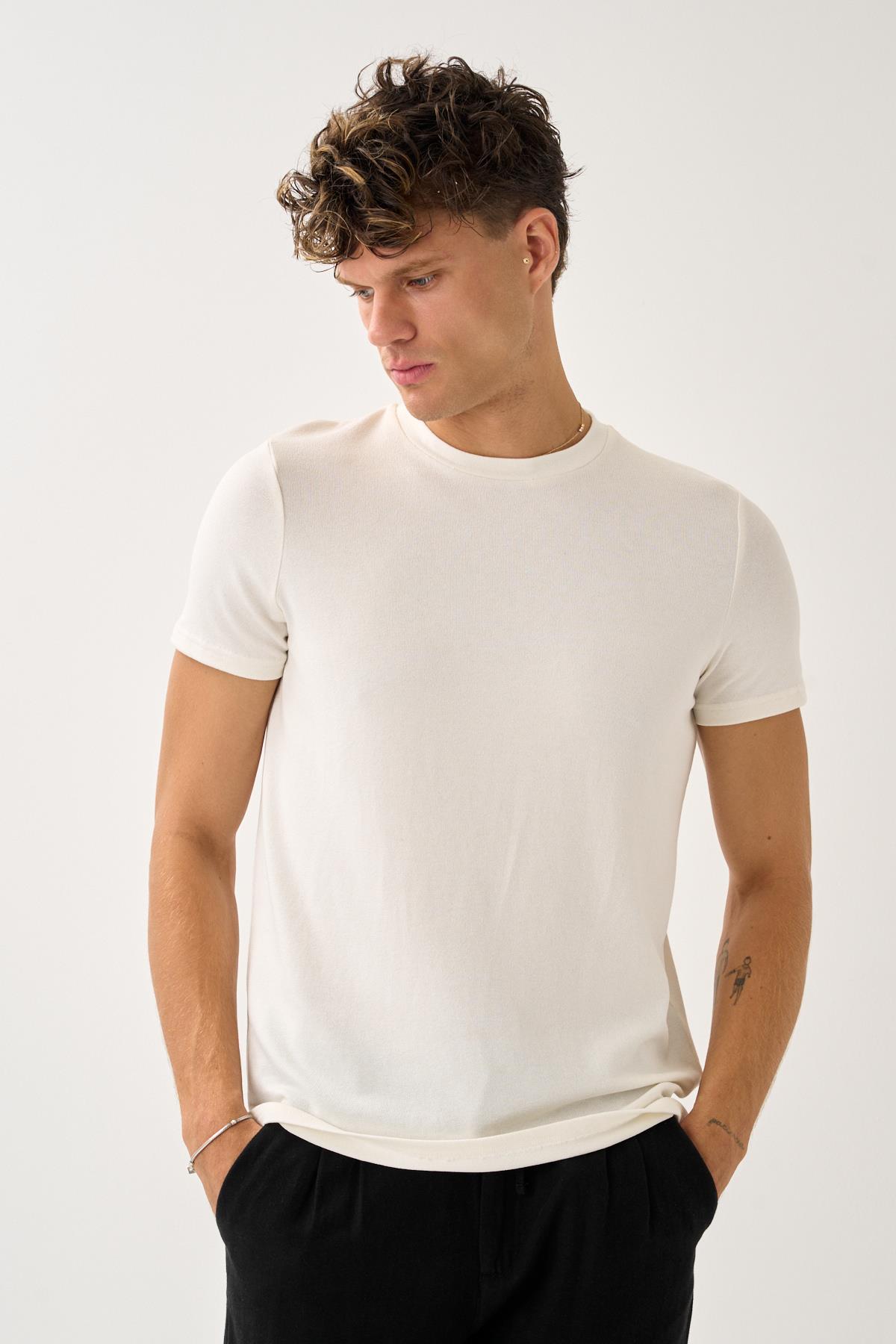 Bisiklet Yaka Basic T-Shirt
