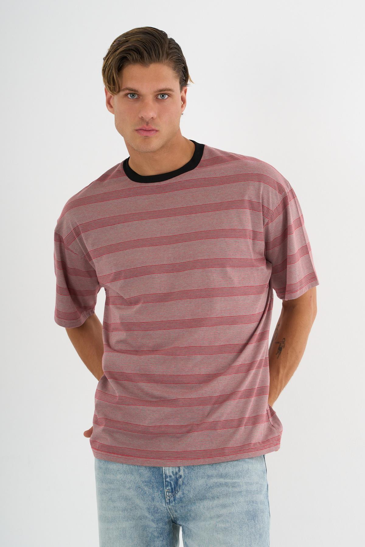 Bisiklet Yaka Çizgili Oversize T-shirt