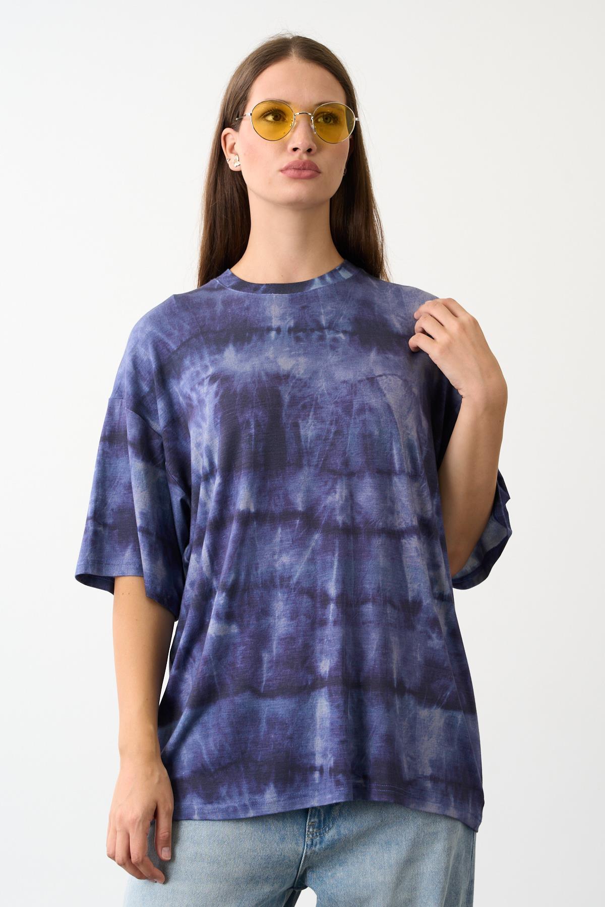 Bisiklet Yaka Oversize Batik Baskı T-Shirt