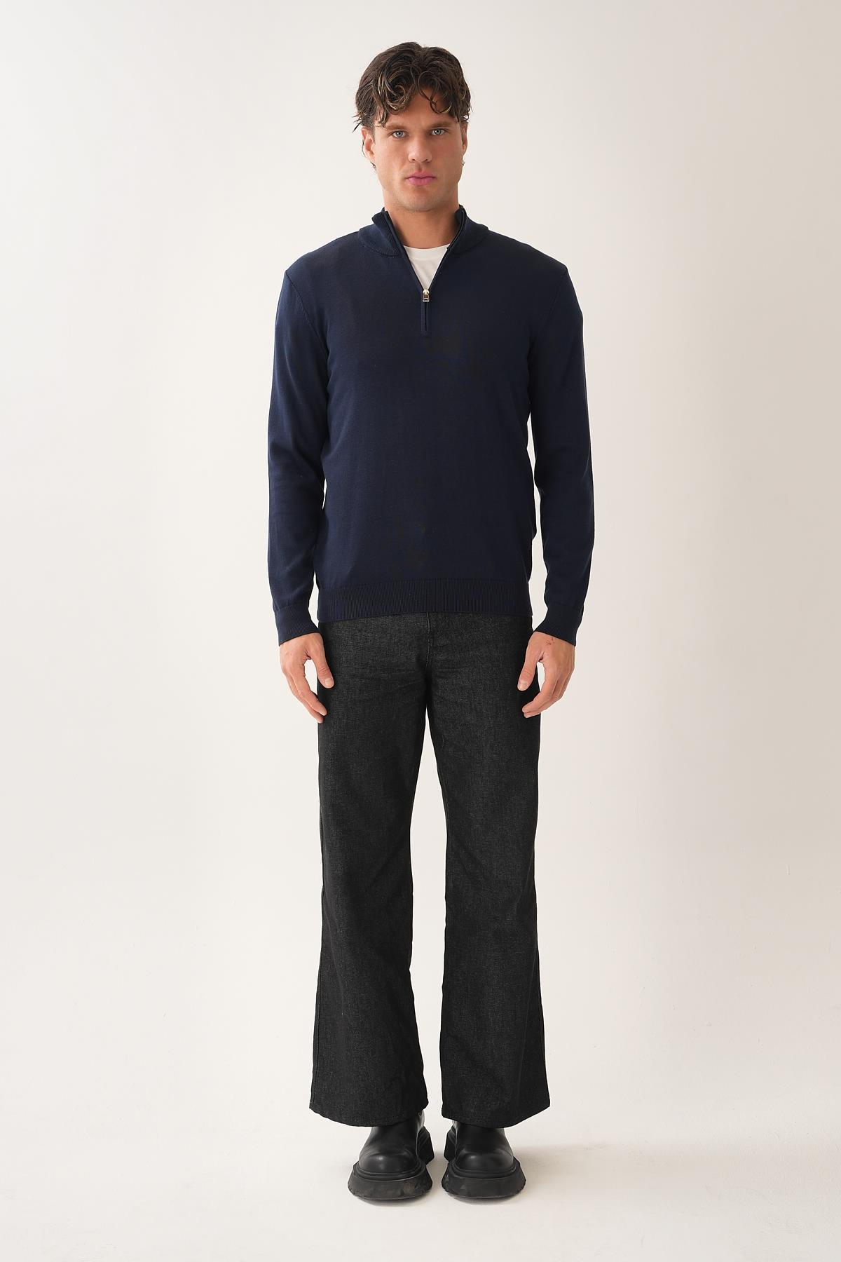 Fermuarlı Dik Yaka Kazak