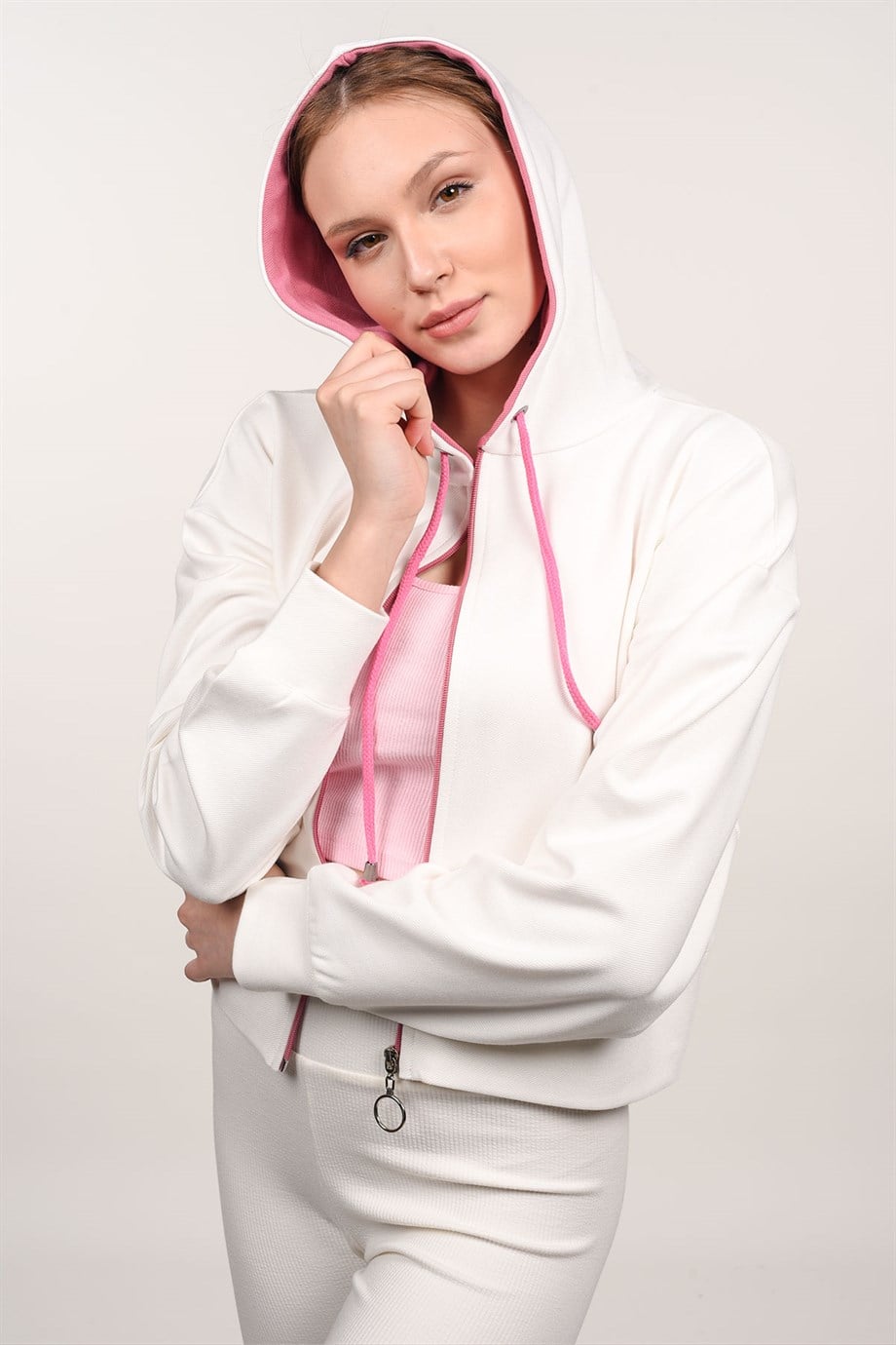 KAPÜŞONLU CROP HIRKA