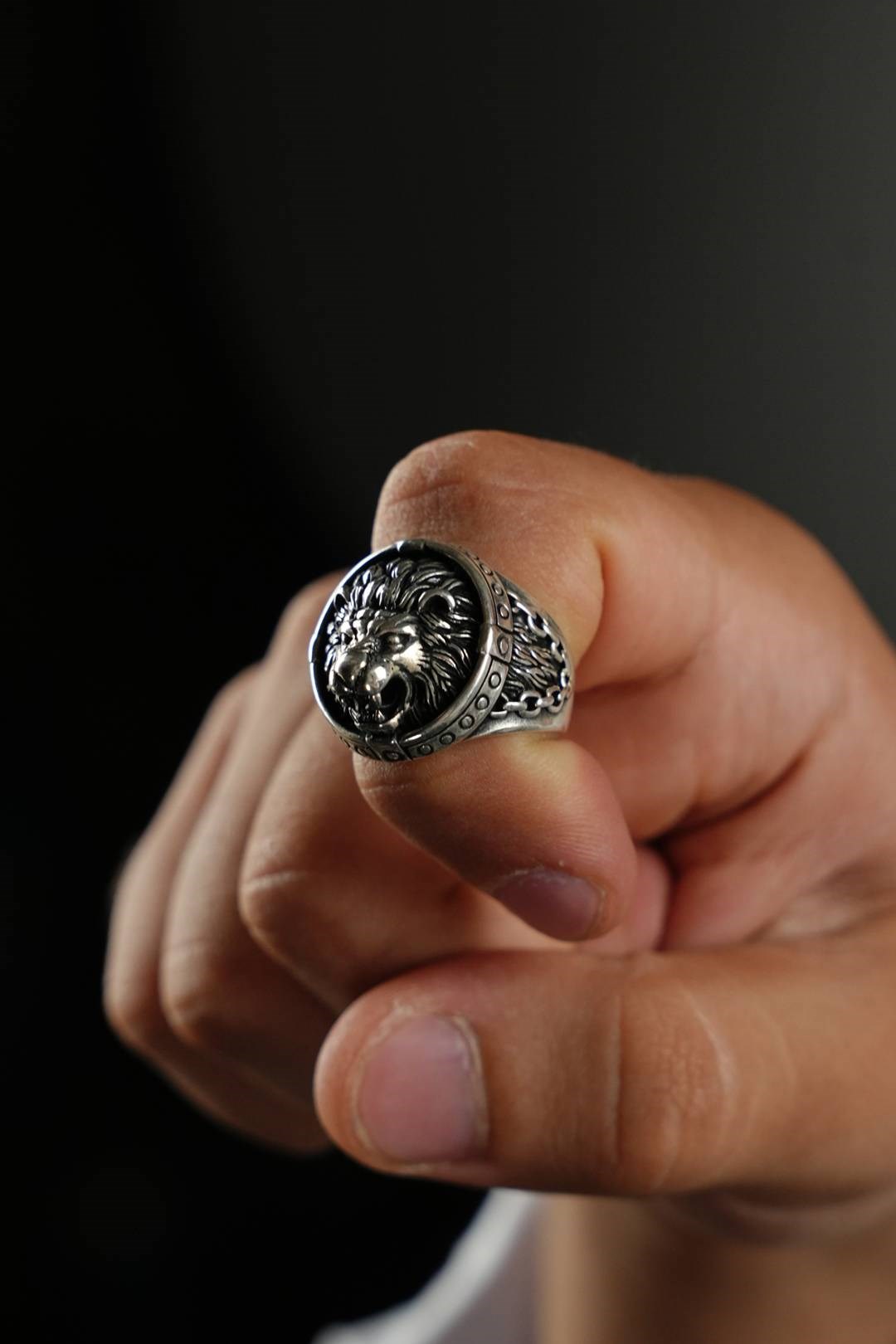 Kükreyen Lion Motif Silver Ring