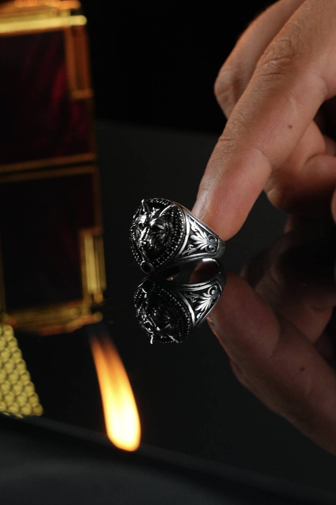 Wolf Motif 925 K Silver Ring