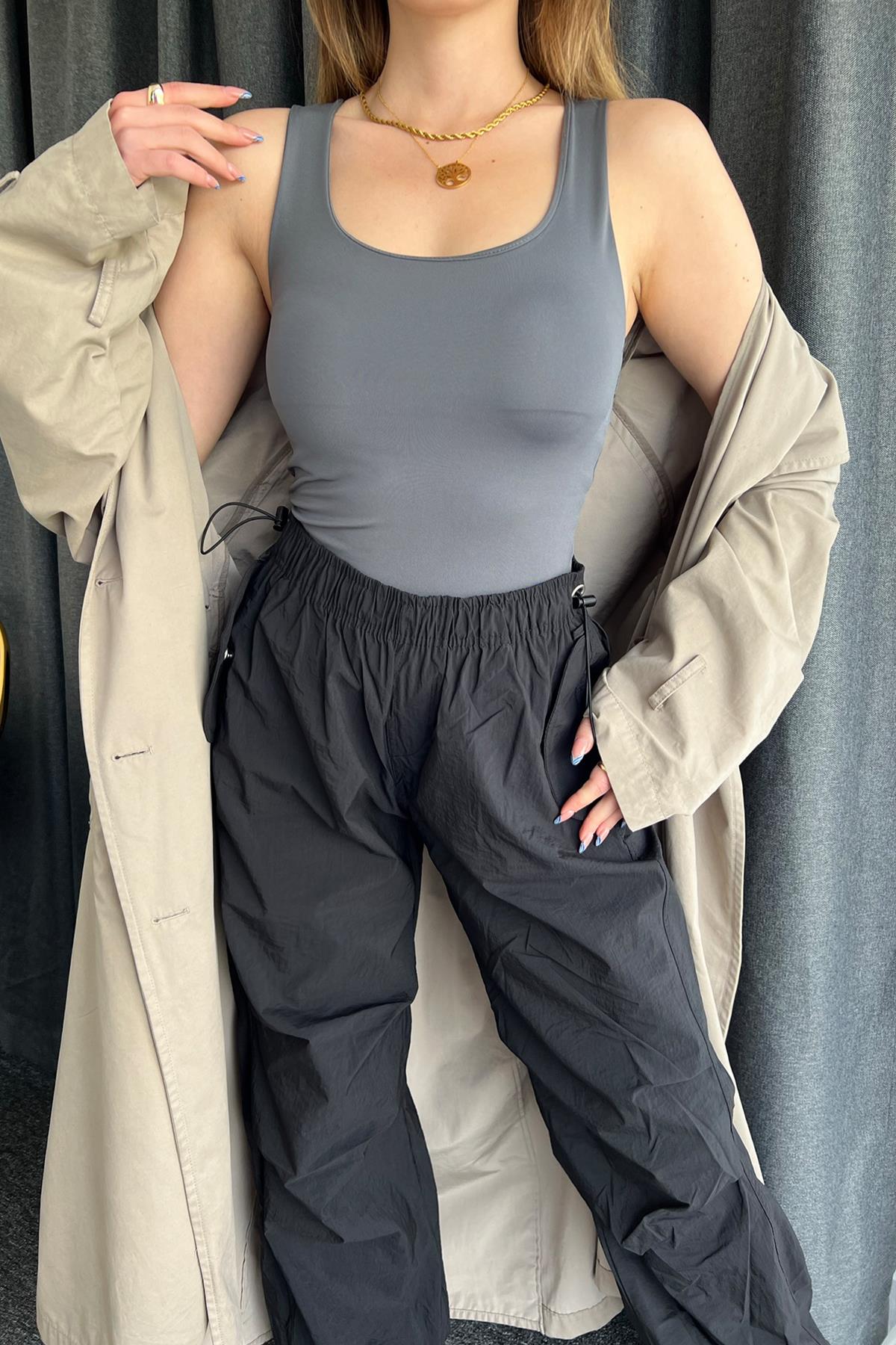 رياضي غواص طويل