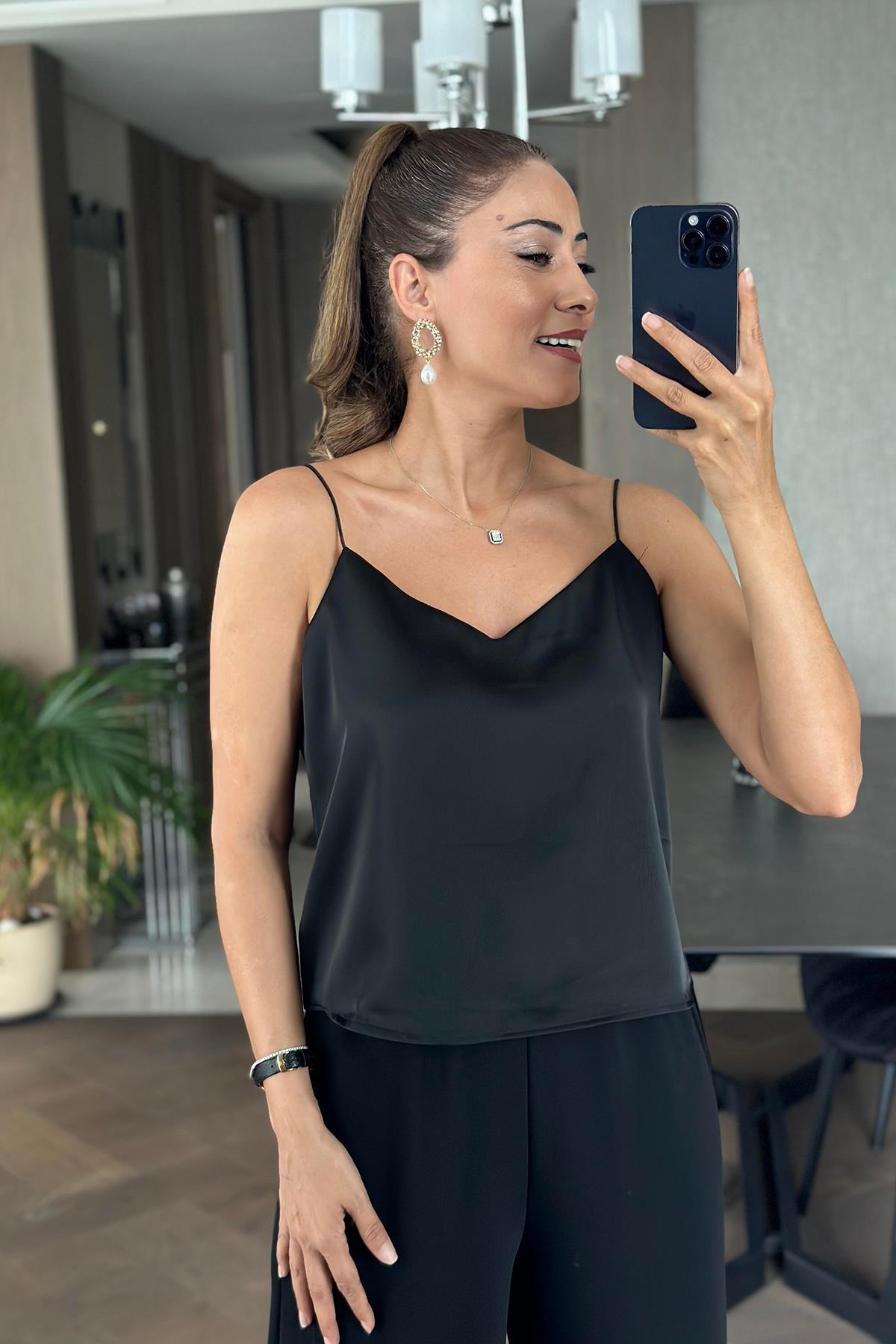 ASKILI SATEN BLUZ SİYAH