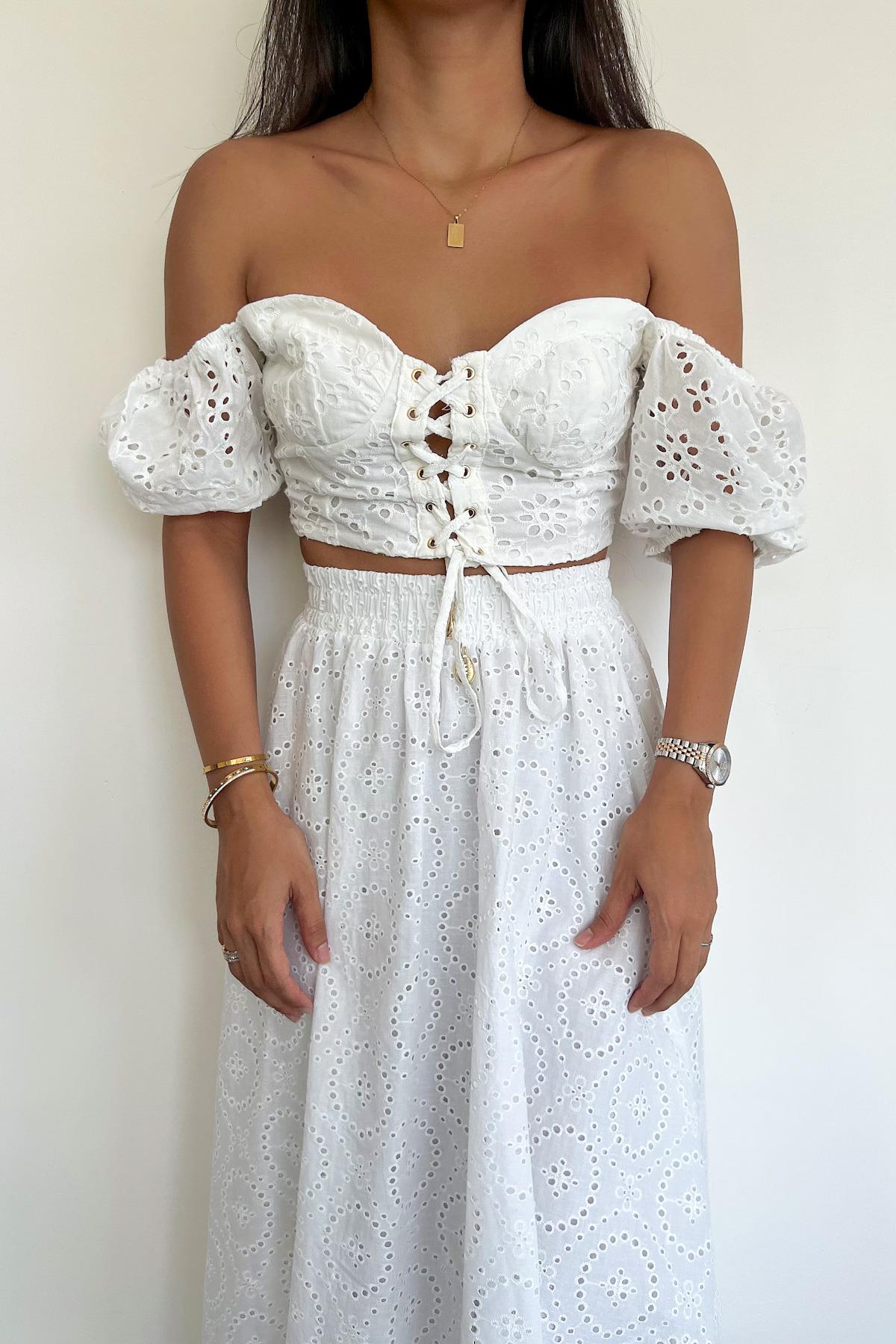 FISTO DETAILED CROP BLOUSE