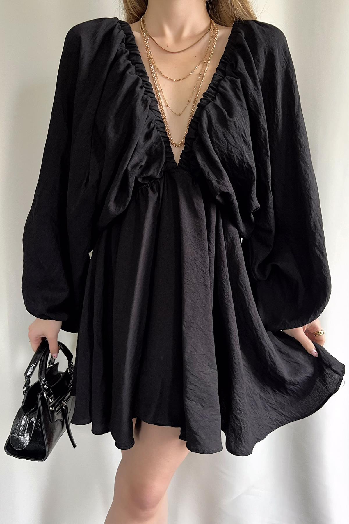 BLUMENKLEID MIT BALLONÄRMELN