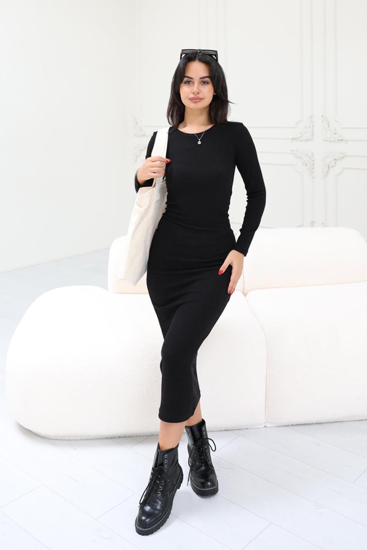 ПЛАТЬЕ С КРУГЛЫМ ВЫРЕЗОМ И ДЛИННЫМИ РУКАВАМИ