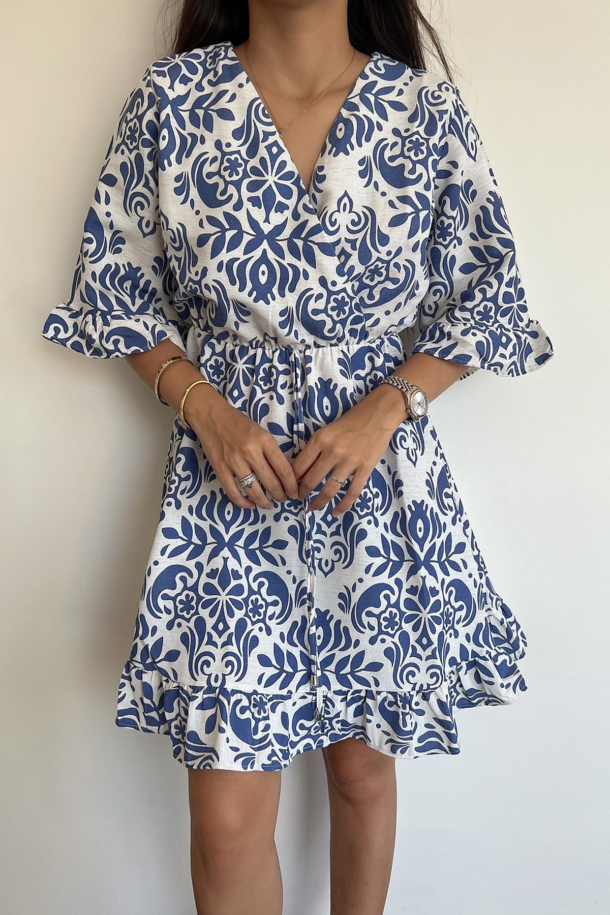 KLEID AUS LEINEN MIT FLIESENMUSTER