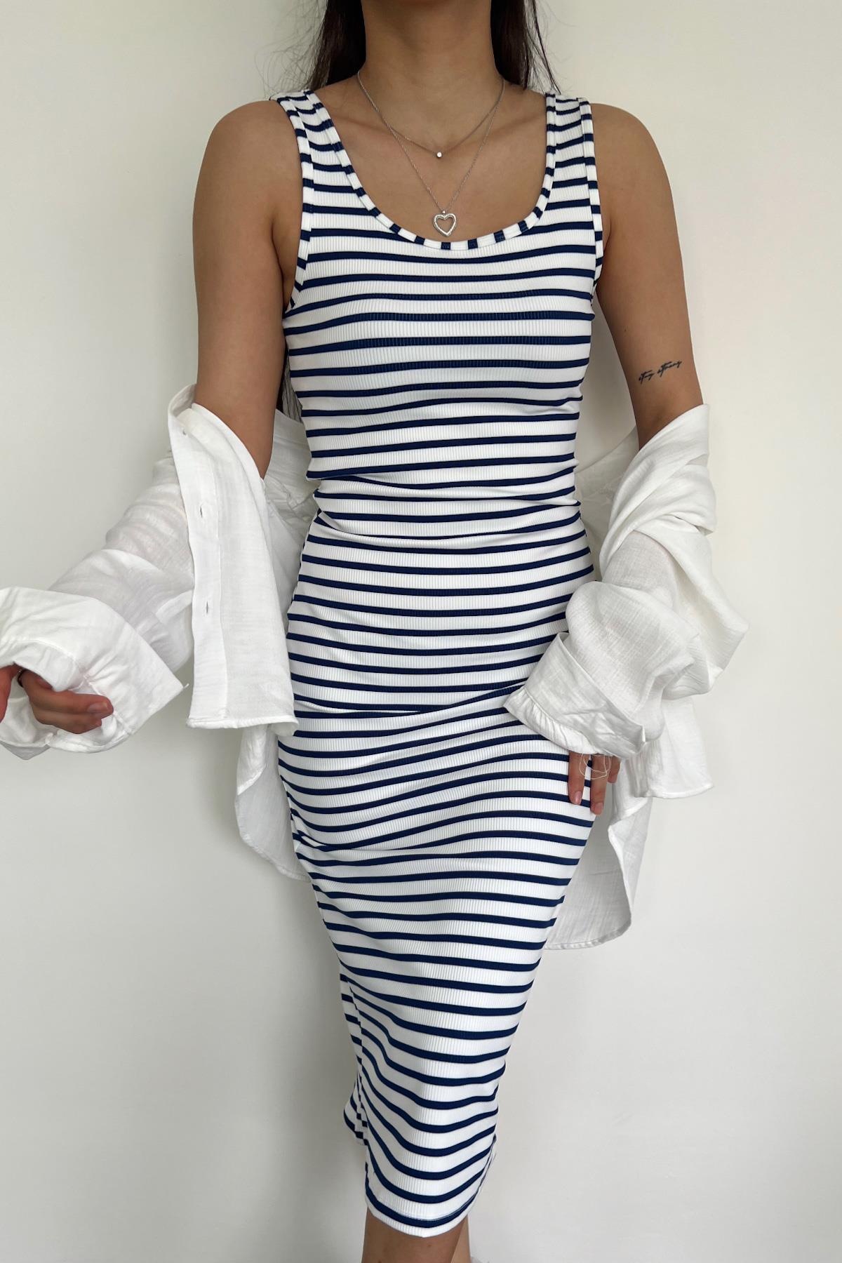 ПЛАТЬЕ МАКСИ-РАЗМЕРА В ПОЛОСКУ