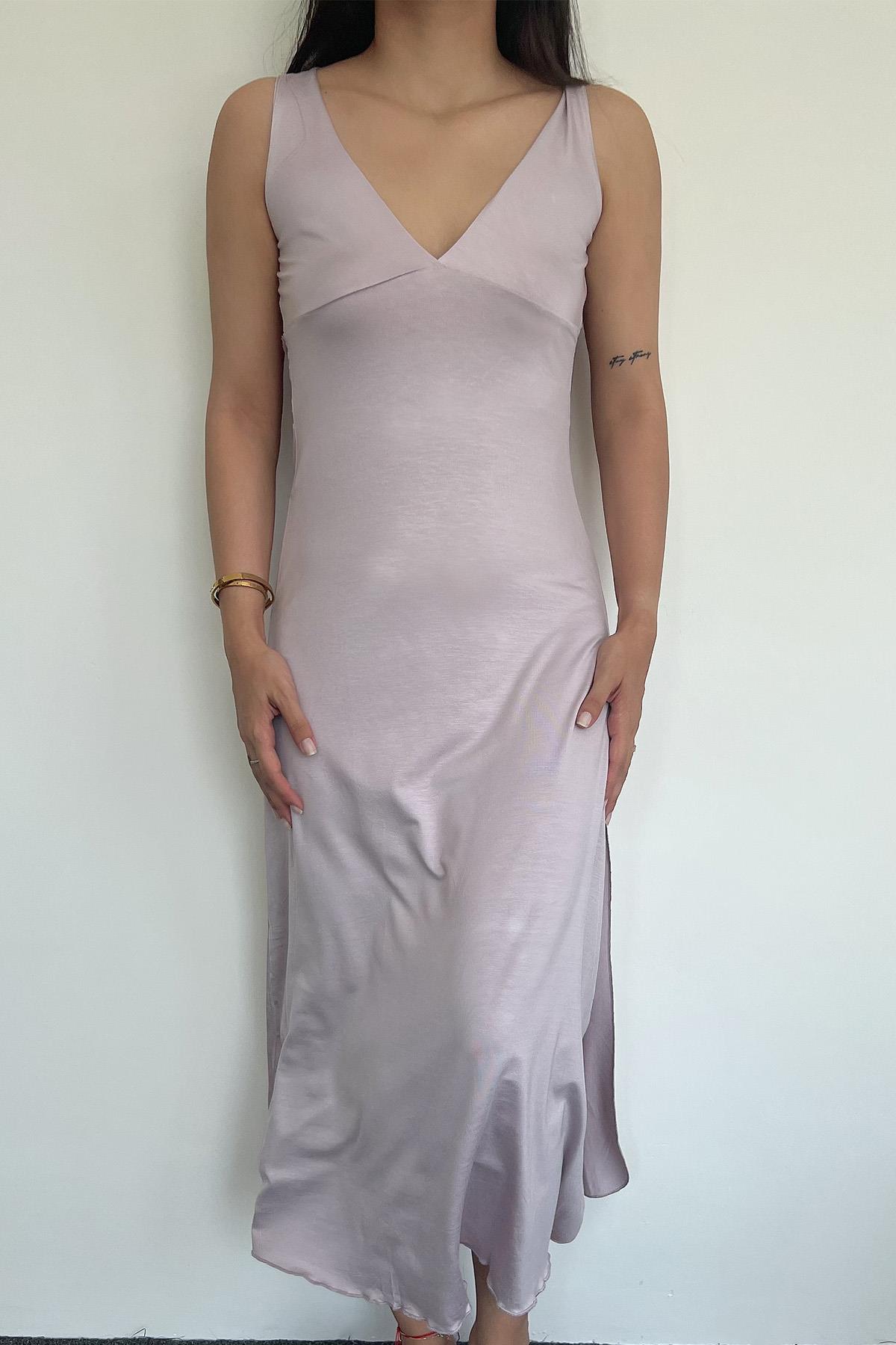 Göğsü ve Sırtı Dekolteli Dantelli Yırtmaçlı Gecelik VİZON