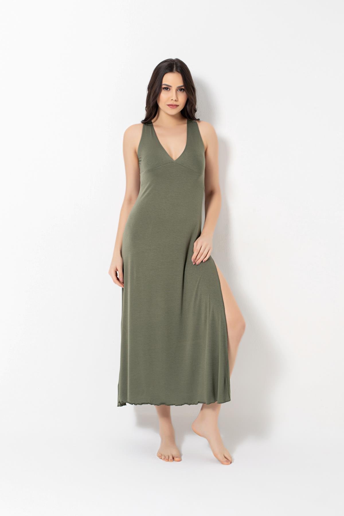 Göğüs ve Sırt Dekoteli Brode Dantelli Yırtmaçlı Gecelik HAKİ