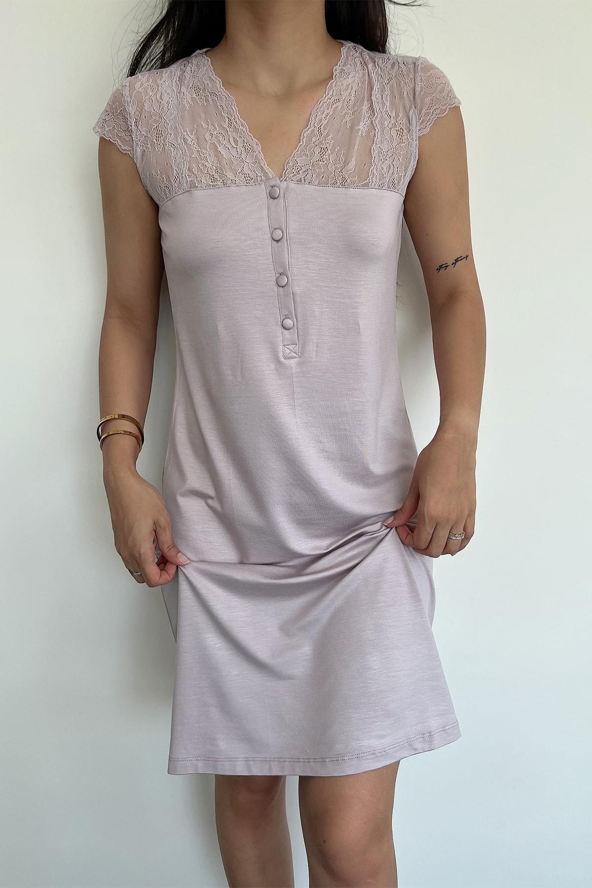 Kolu Omzu ve Yakası Dantelli Önü Düğmeli Gecelik VİZON