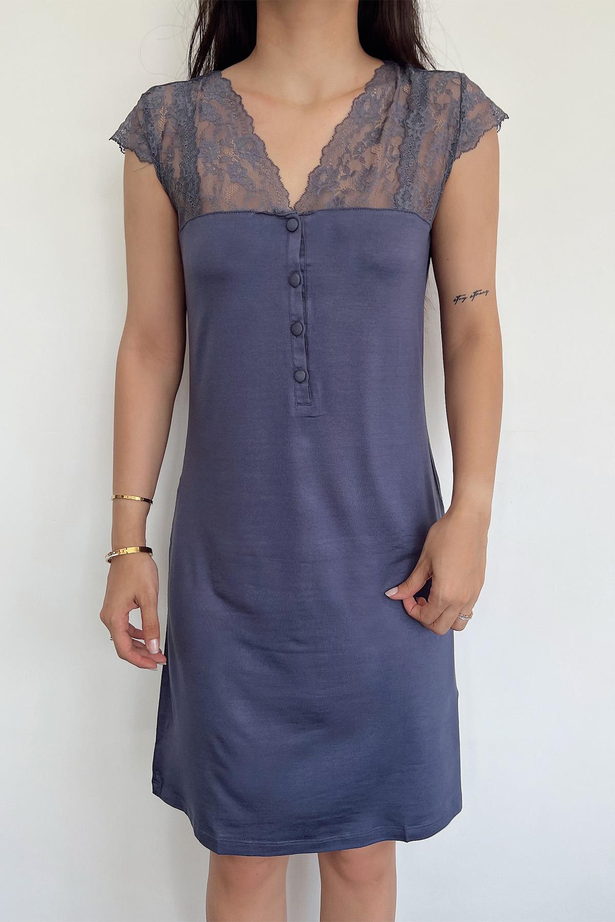 Kolu Omzu ve Yakası Dantelli Önü Düğmeli Gecelik LACİVERT