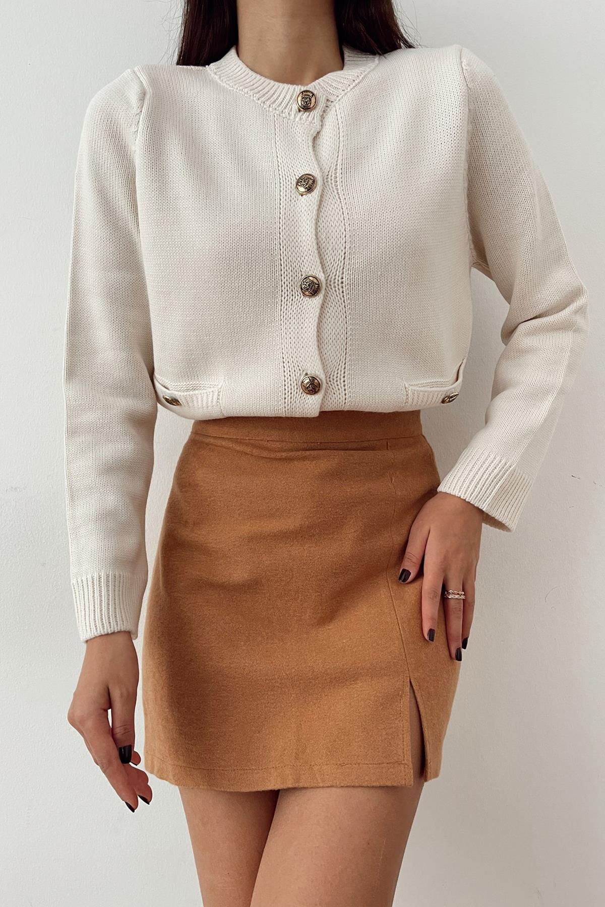 CEPLİ DÜĞME DETAYLI TRİKO HIRKA KREM