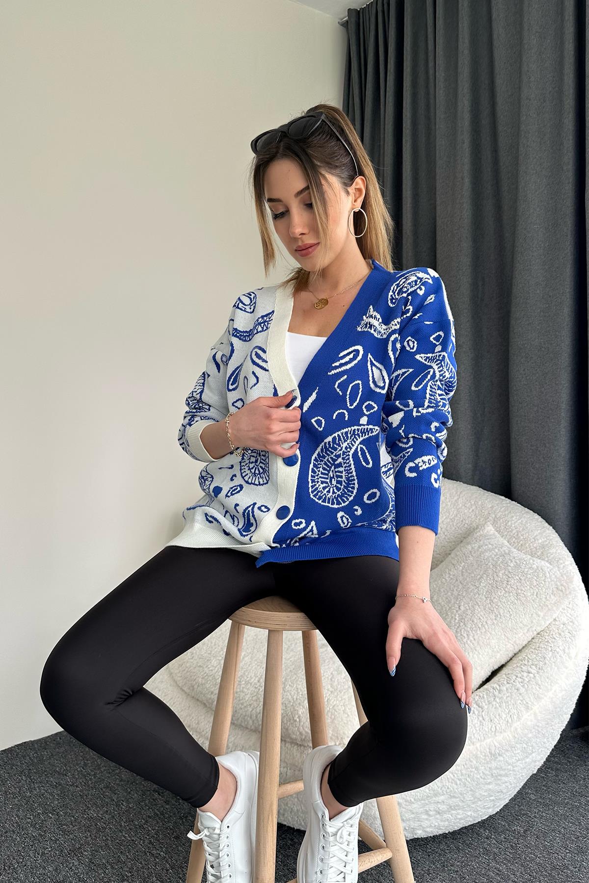 GEMUSTERTER CARDIGAN