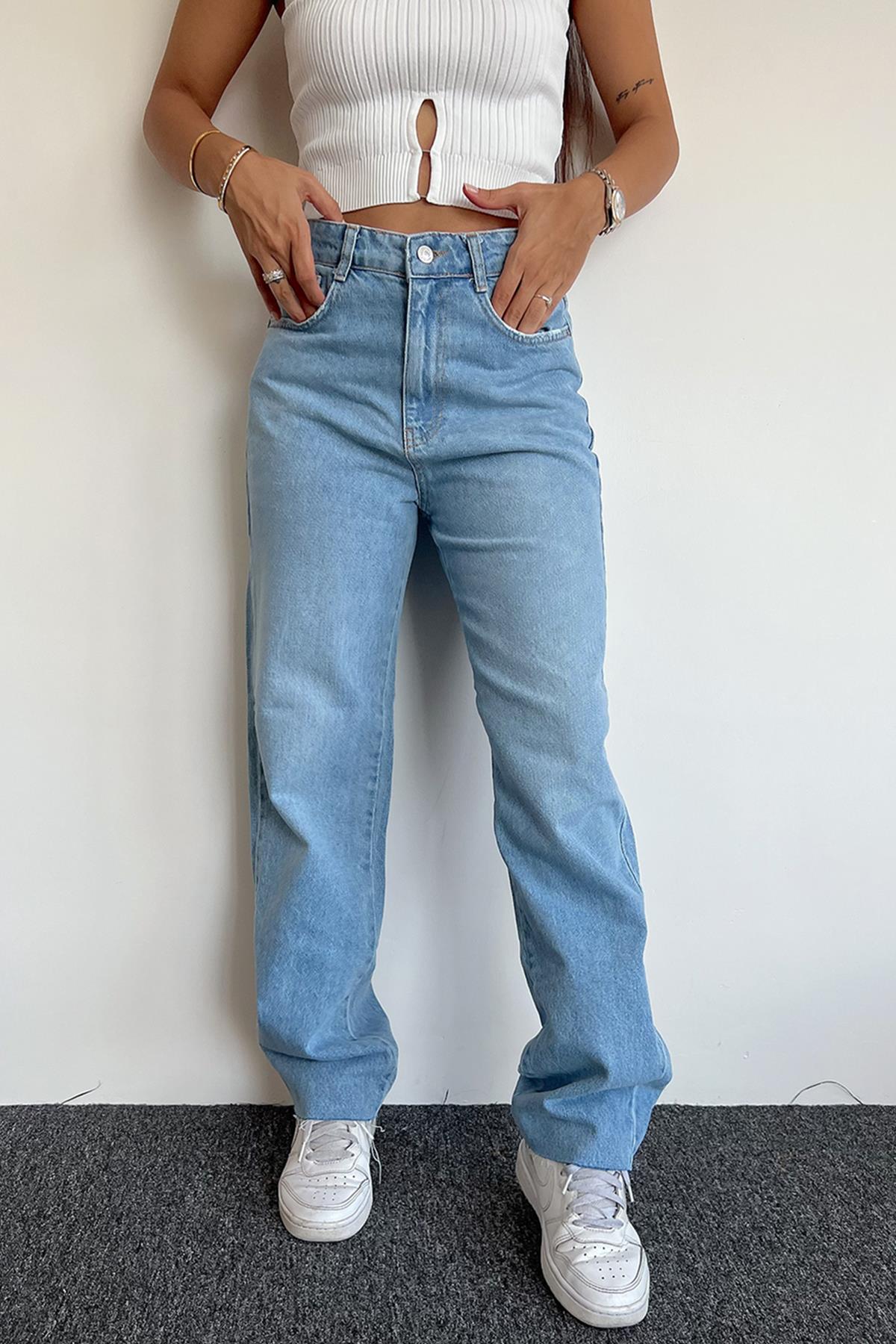 PAÇASI KESİK DETAYLI JEANS AÇIK MAVİ