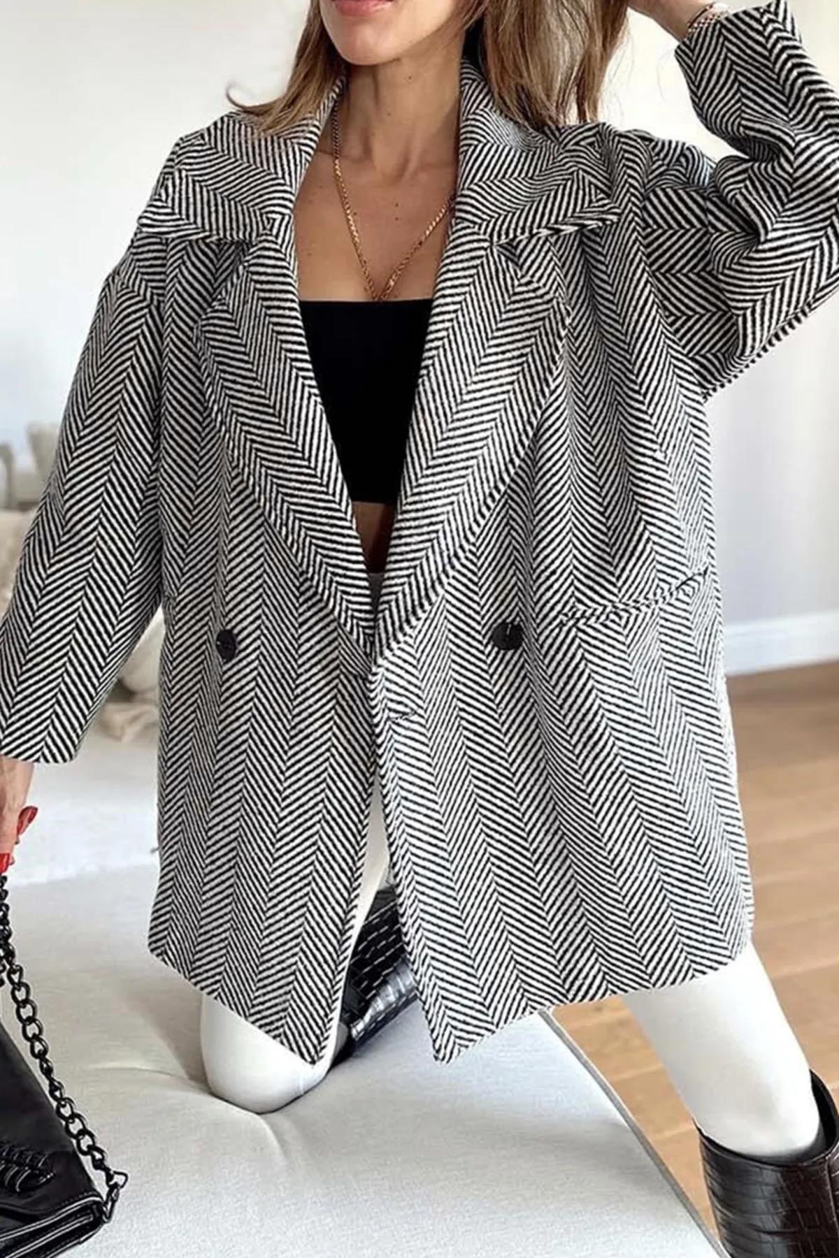 BALIK SIRTI ARA BOY DÜĞMELİ KABAN SİYAH-BEYAZ