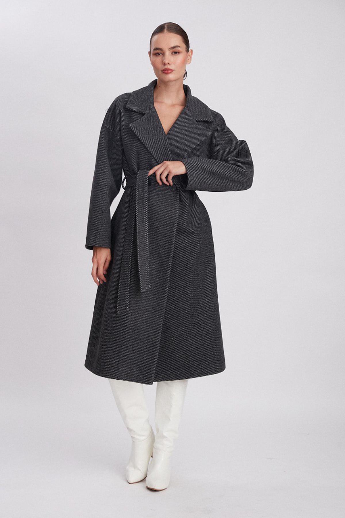 KIRÇILLI KUŞAKLI KRUVAZE YAKA KABAN ANTRASİT