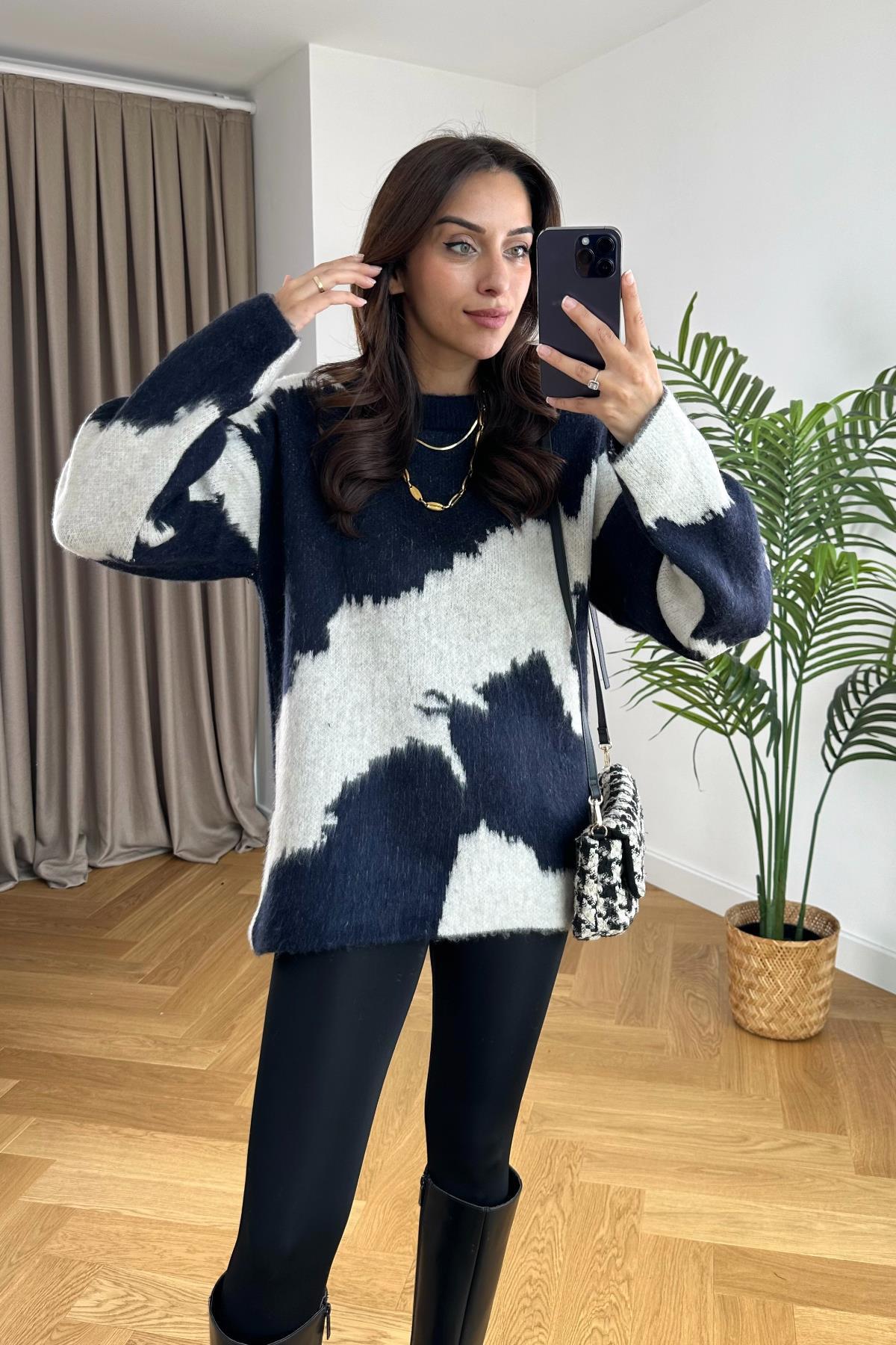 BİSİKLET YAKA ARA BOY 2 RENKLİ KAZAK KREM-LACİ