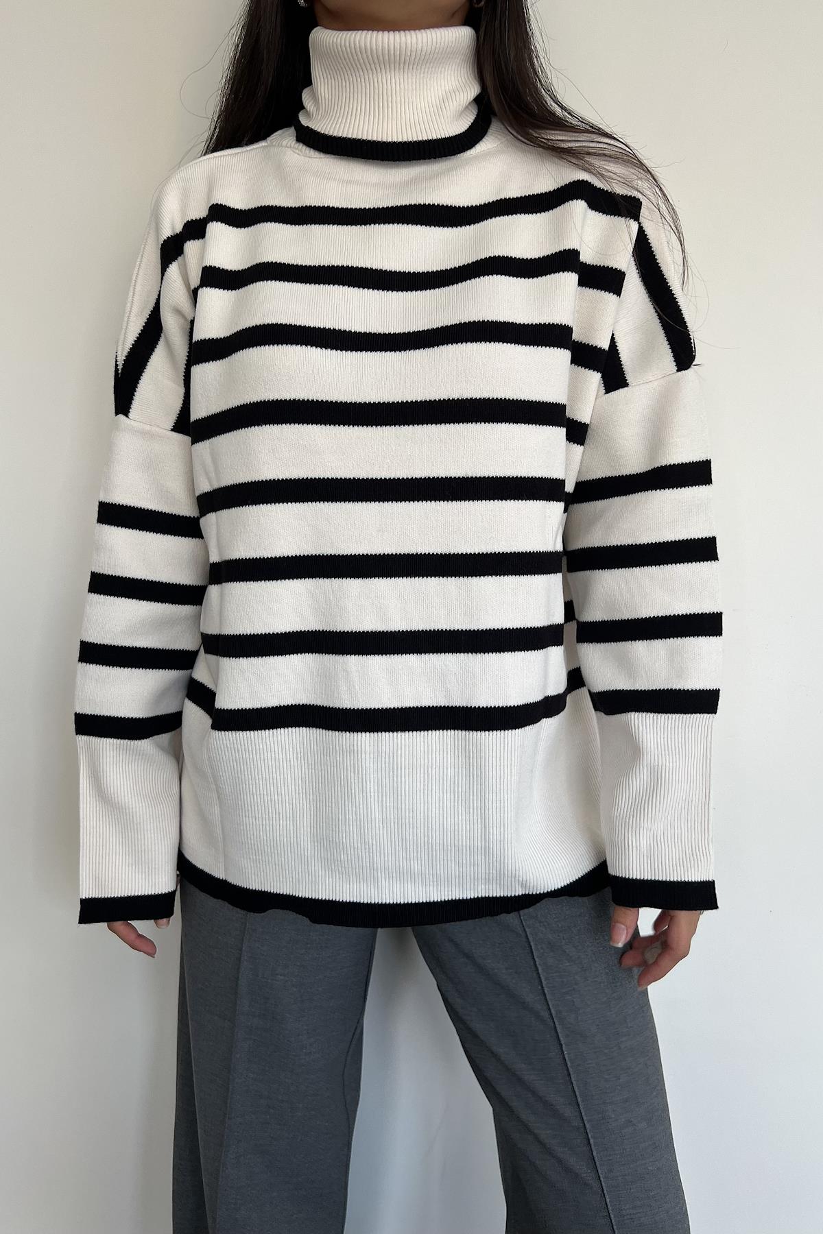 YIRTMAÇLI BOĞAZLI ÇİZGİLİ TRİKO KREM