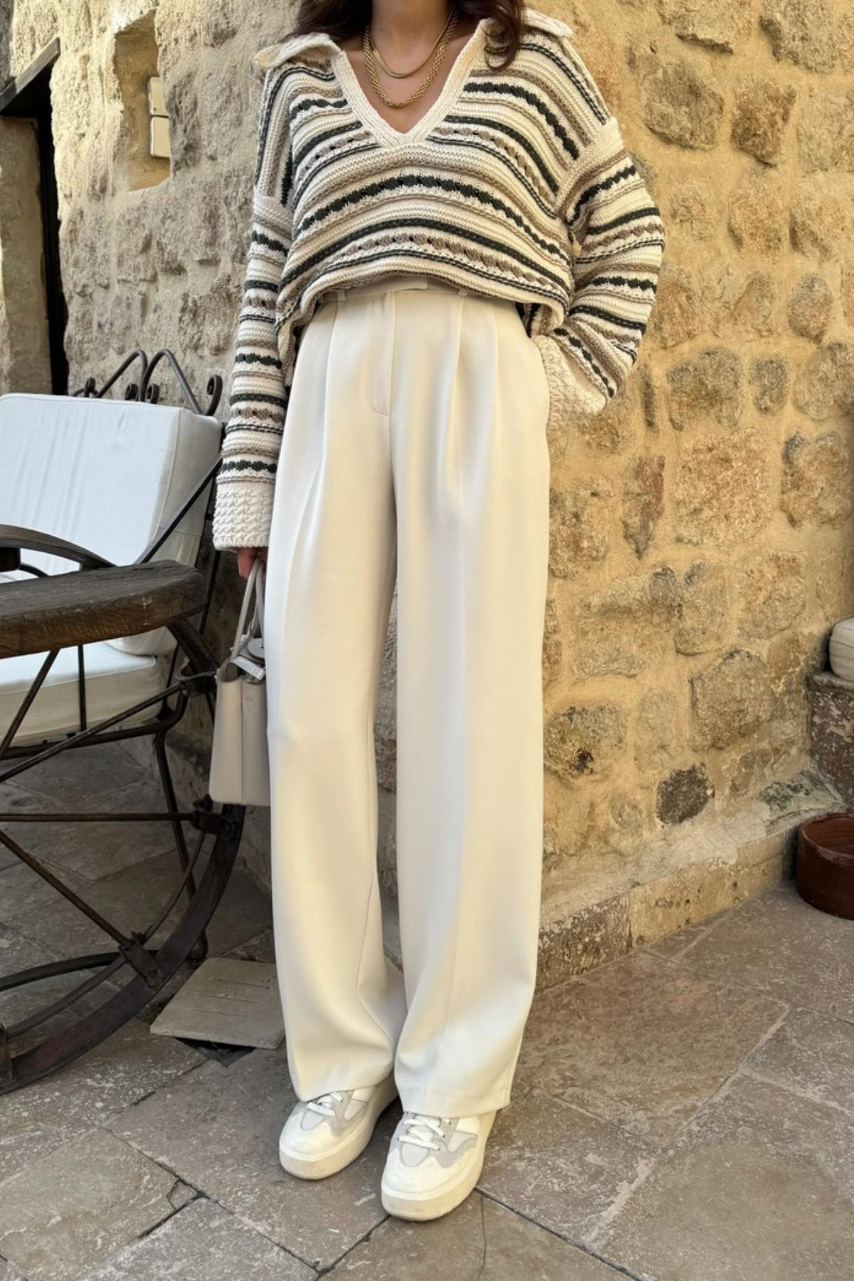 سراويل أمامية حصرية ذات ثنيات