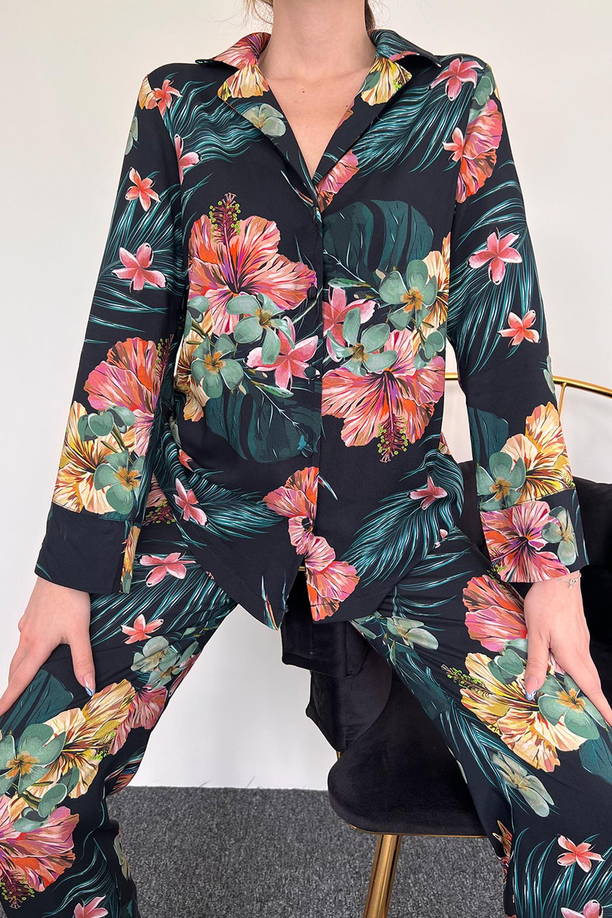 Çiçek ve Yaprak Desenli Gömlek Yakalı Önü Boydan Düğmeli Pijama Takımı SİYAH