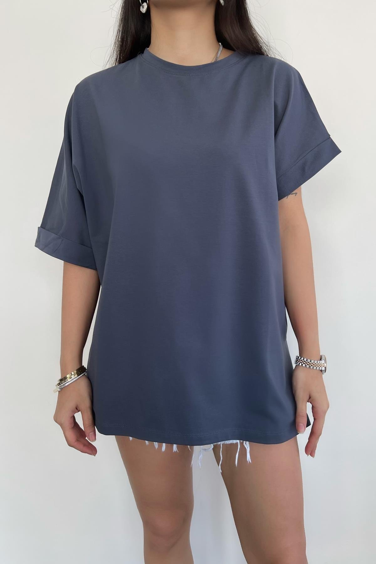 KOLU KATLAMALI OVERSİZE BİSİKLET YAKA TİŞÖRT FÜME