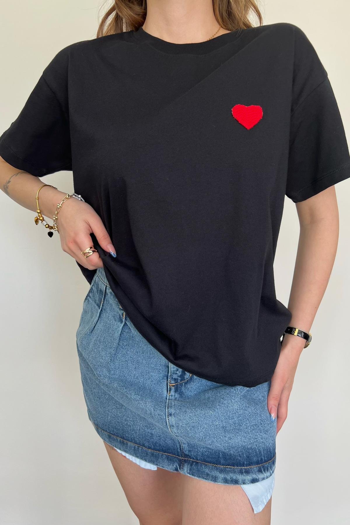 T-Shirt mit winzigen Herzdetails