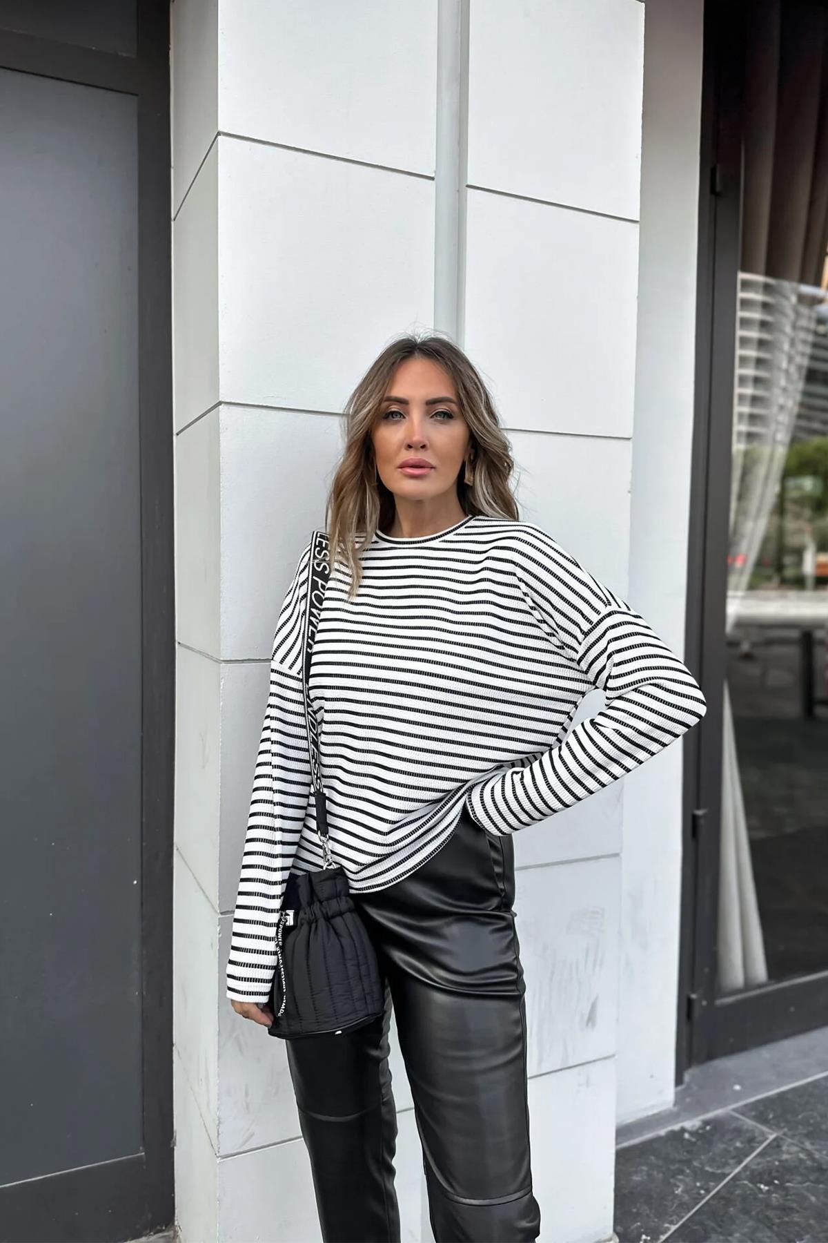 LONG SLEEVE OVERSIZED BLOUSE