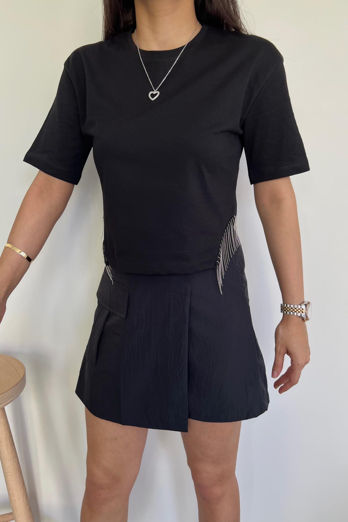 ФУТБОЛКА С ЦЕПОЧКОЙ ПО СТОРОНАМ