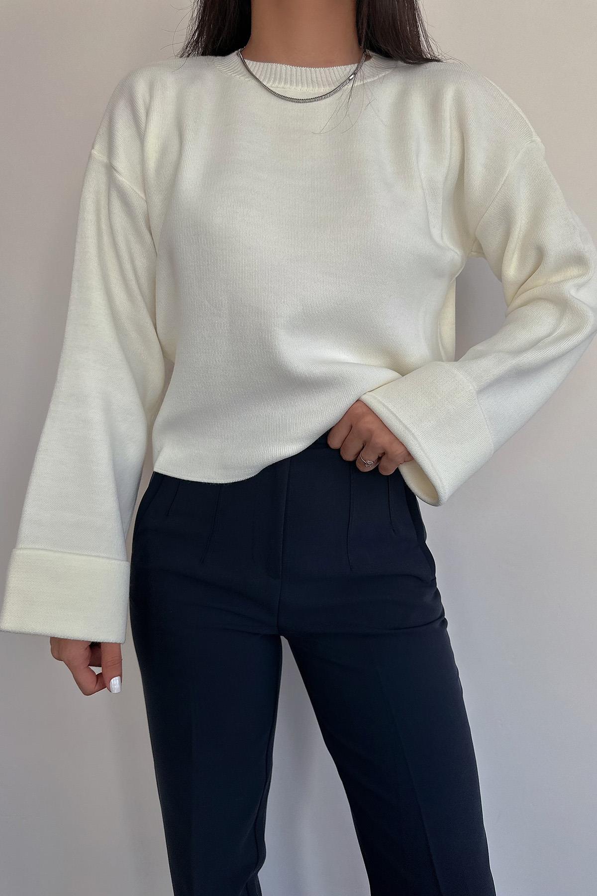 BİSİKLET YAKA UZUN KOLLU CROP TRİKO EKRU