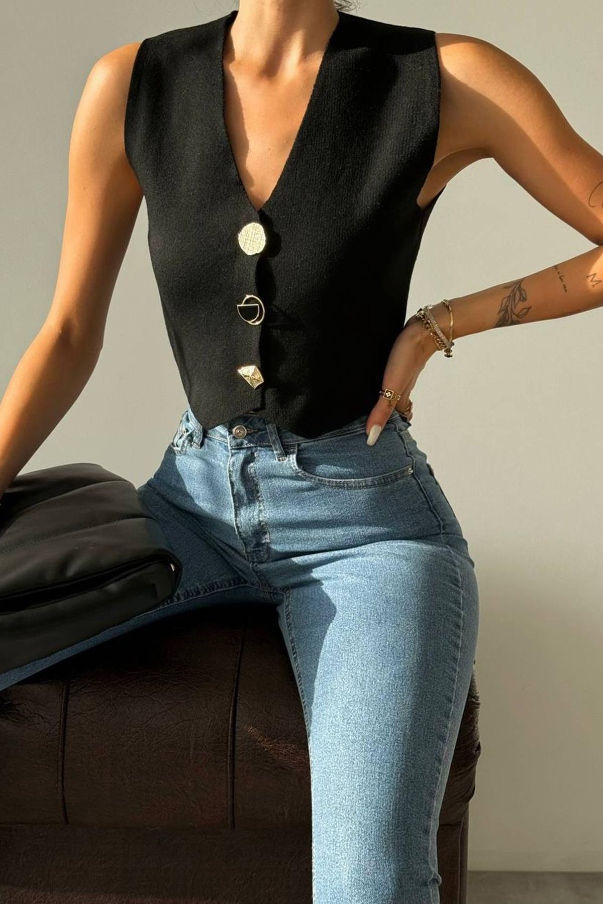 DÜĞMELİ TRİKO YELEK SİYAH