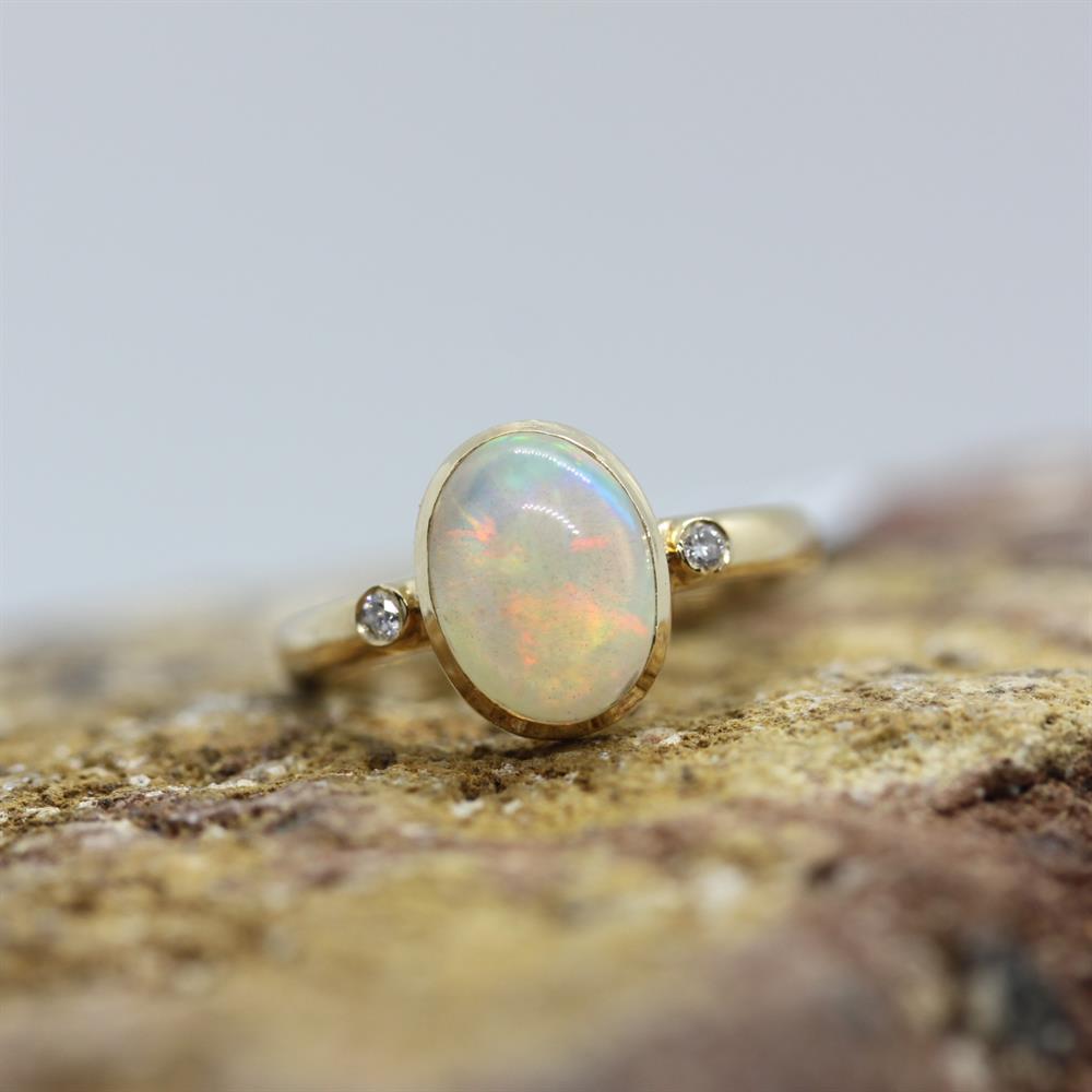 Pırlantalı Beyaz Opal Yüzük