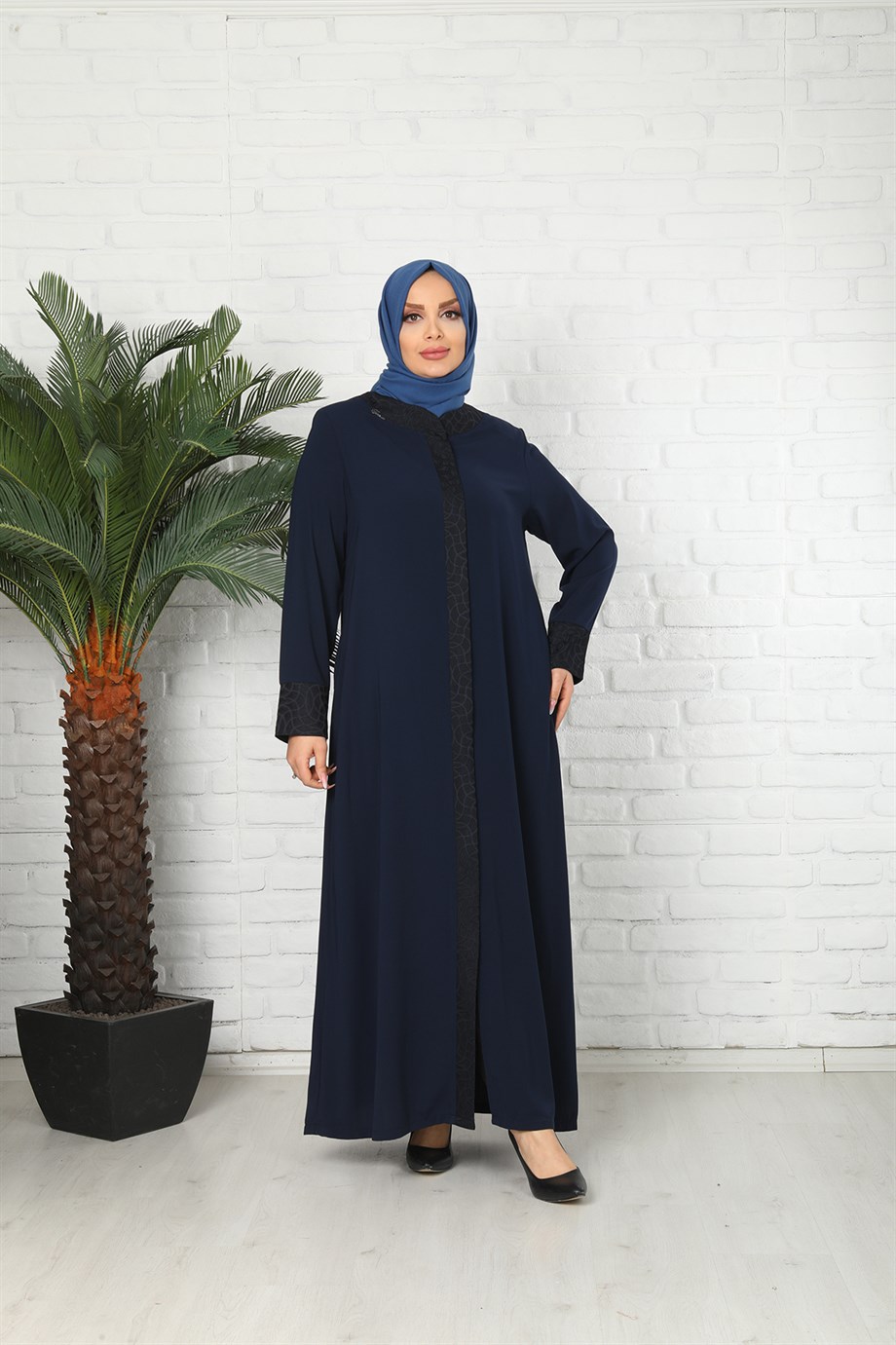 Medine İpeği Lacivert Desenli Ferace