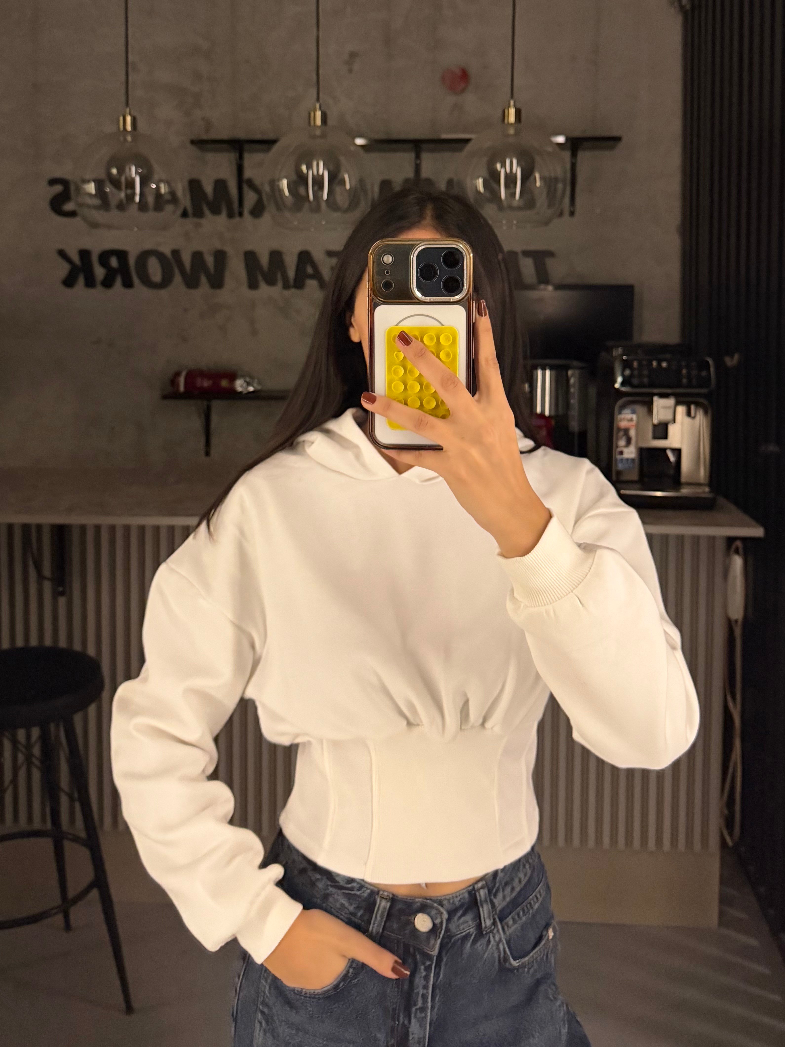 BEYAZ KORSE KAPÜŞONLU SWEAT