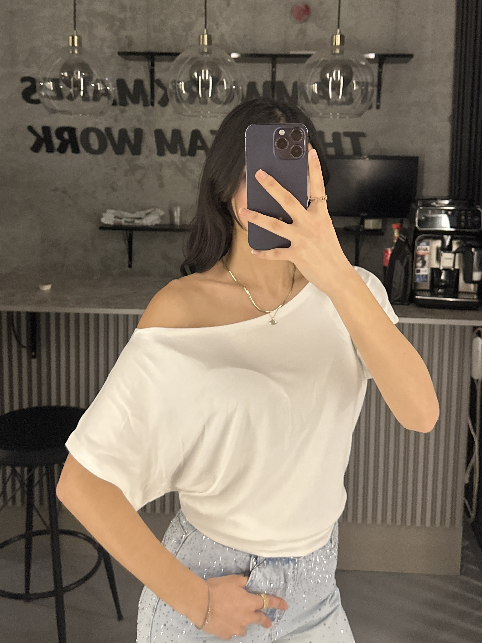 BEYAZ YARASA KOL KISA KOLLU BLUZ