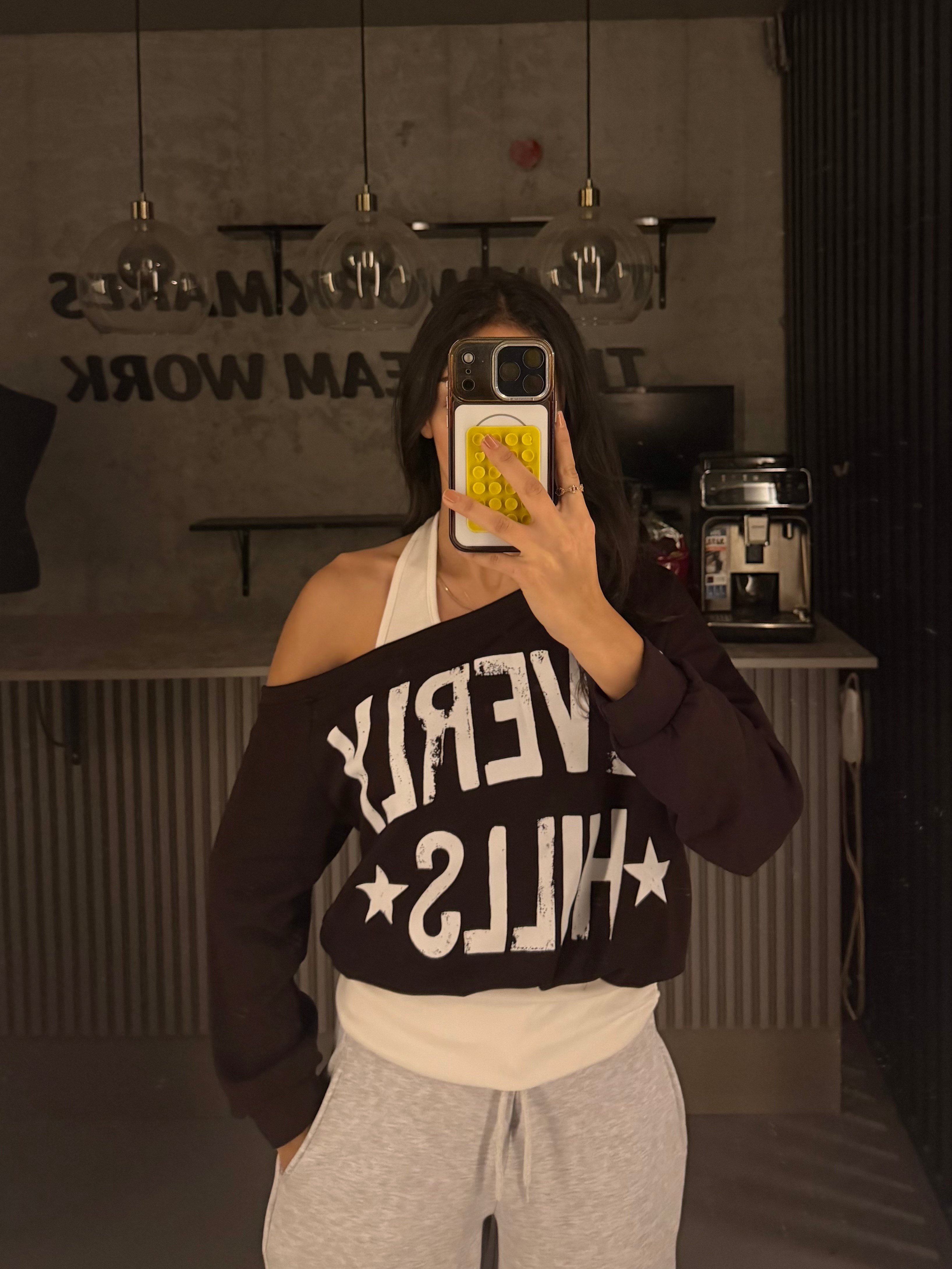 KAHVE BASKILI ATLETLİ TİŞÖRT