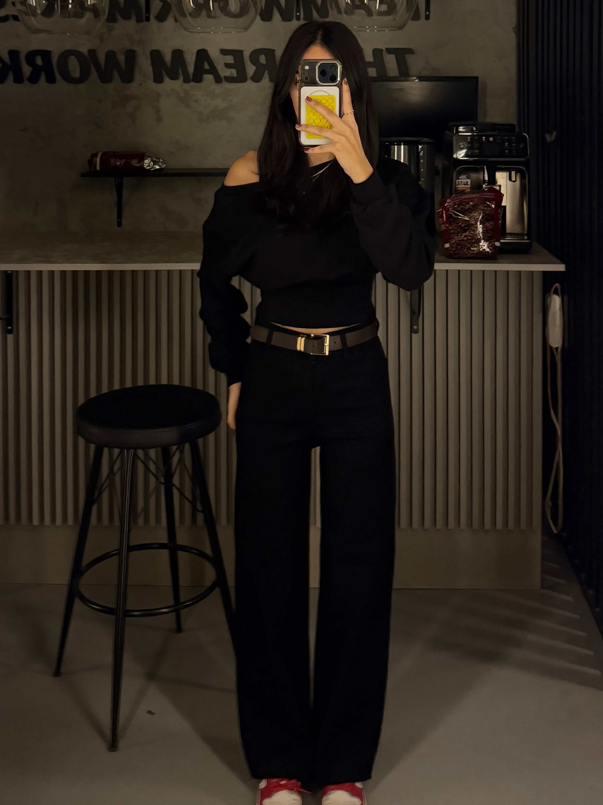 KEMERLİ SİYAH JEAN