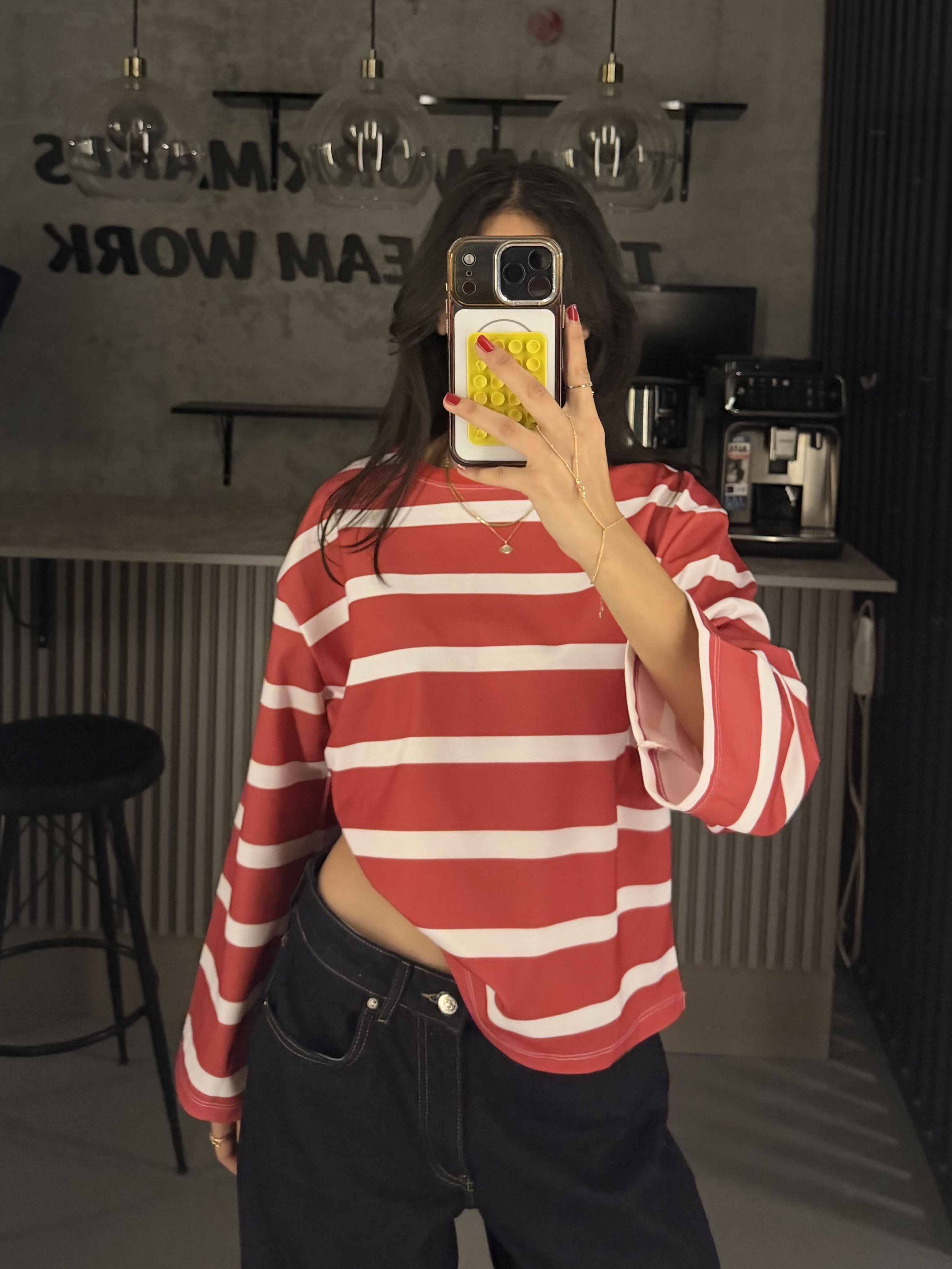 KIRMIZI BEYAZ ÇİZGİLİ SWEATER