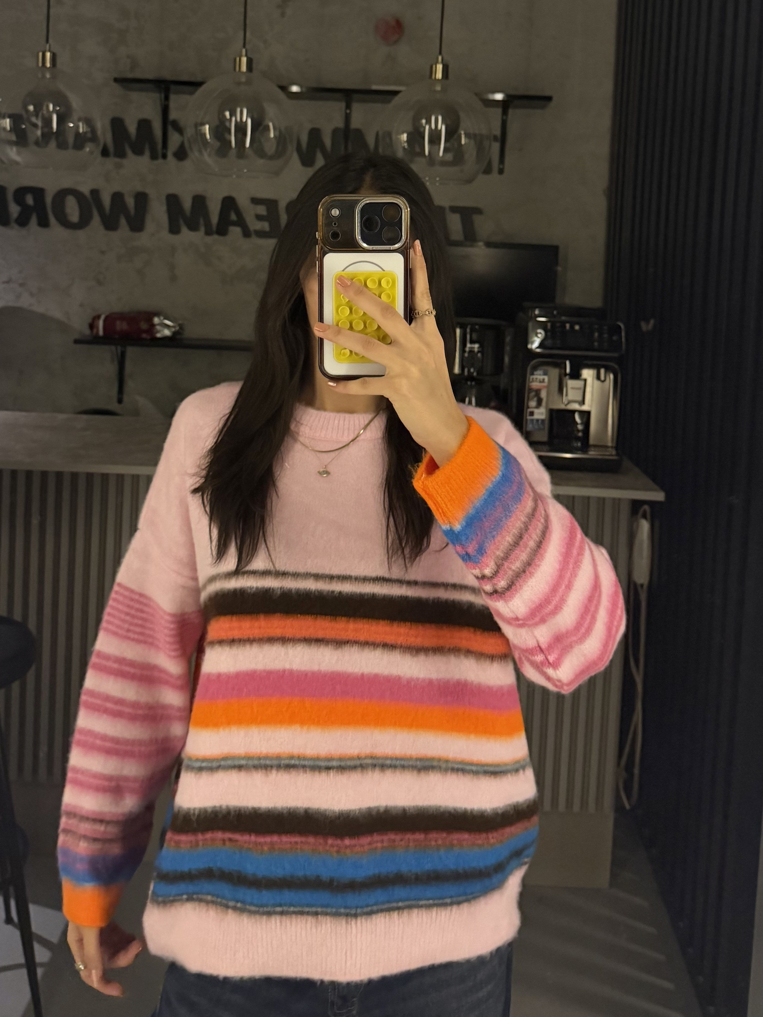 PEMBE VİRAL ÇİZGİLİ YUMOŞ KAZAK