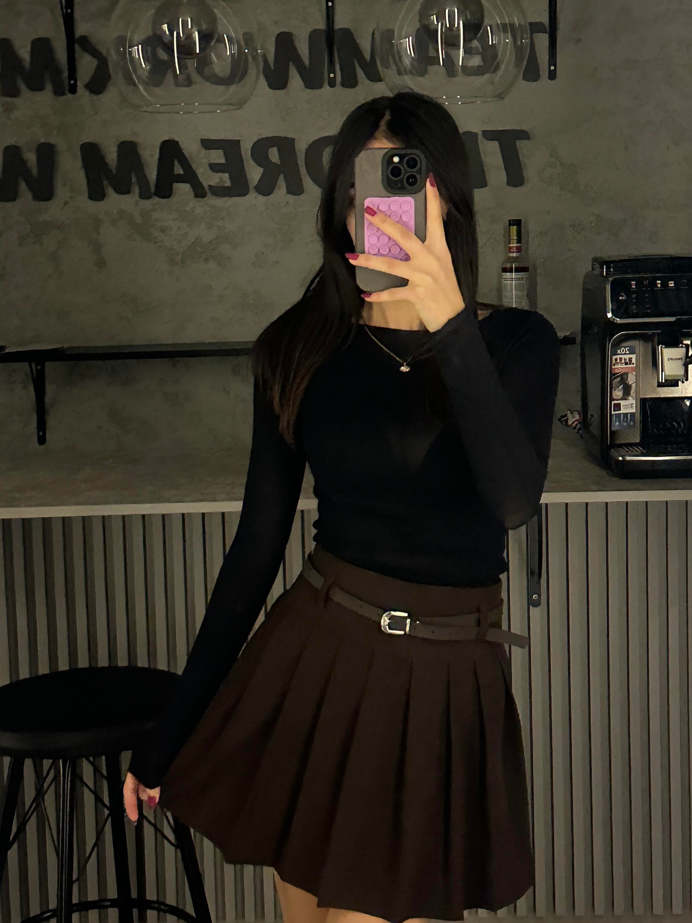PİLELİ KOYU KAHVE KEMERLİ ŞORT ETEK