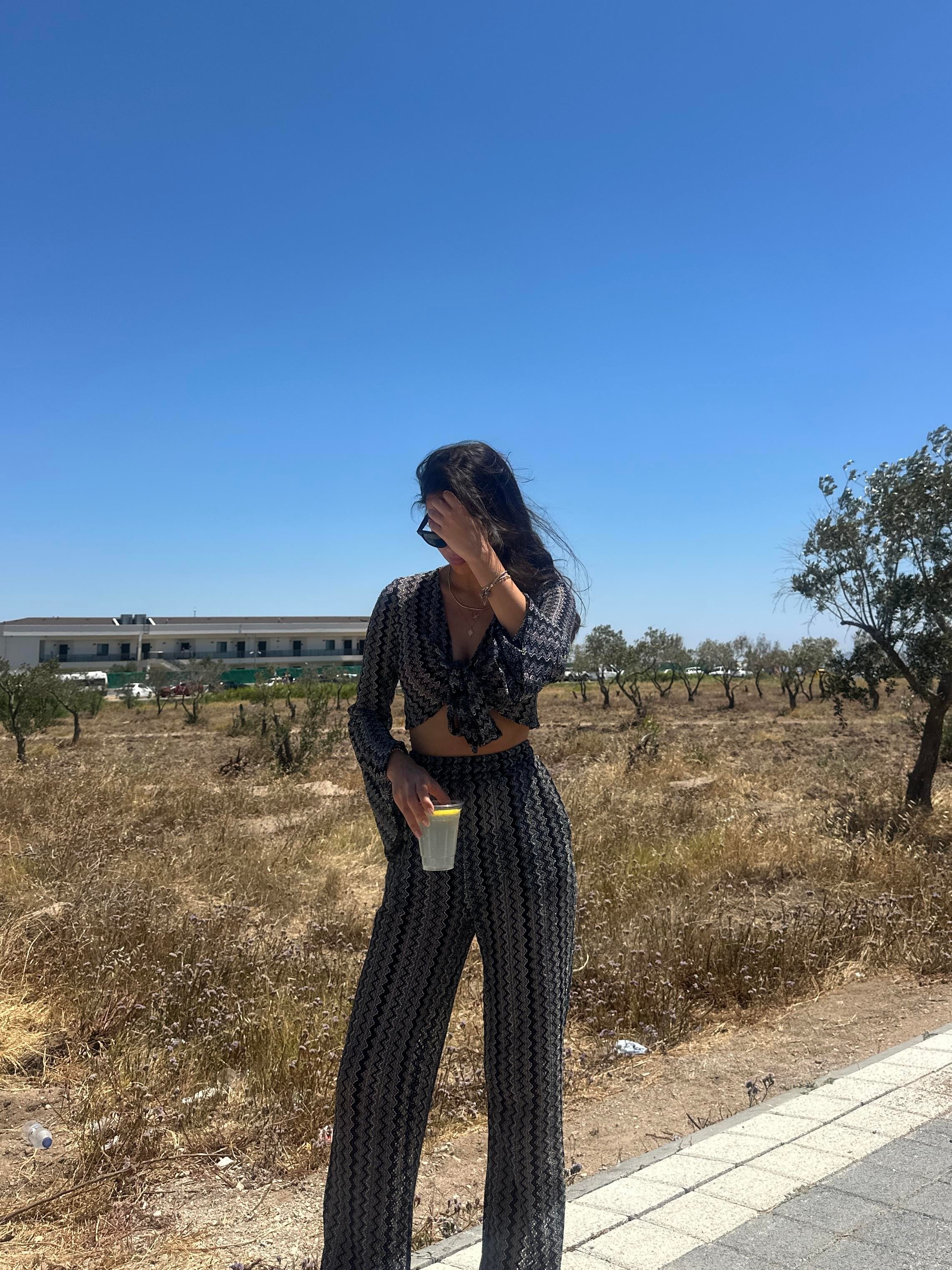 SİYAH ÖRME PAREO TAKIM