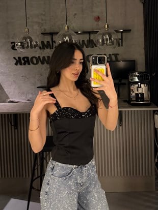PUL DETAY SATEN SİYAH KORSE BLUZ