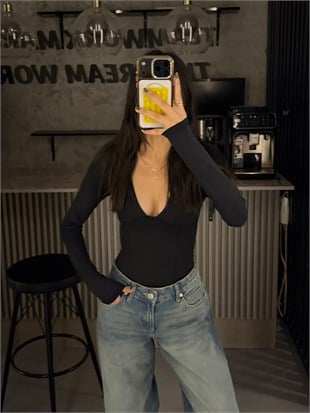 SİYAH STR V YAKA BODYSUIT